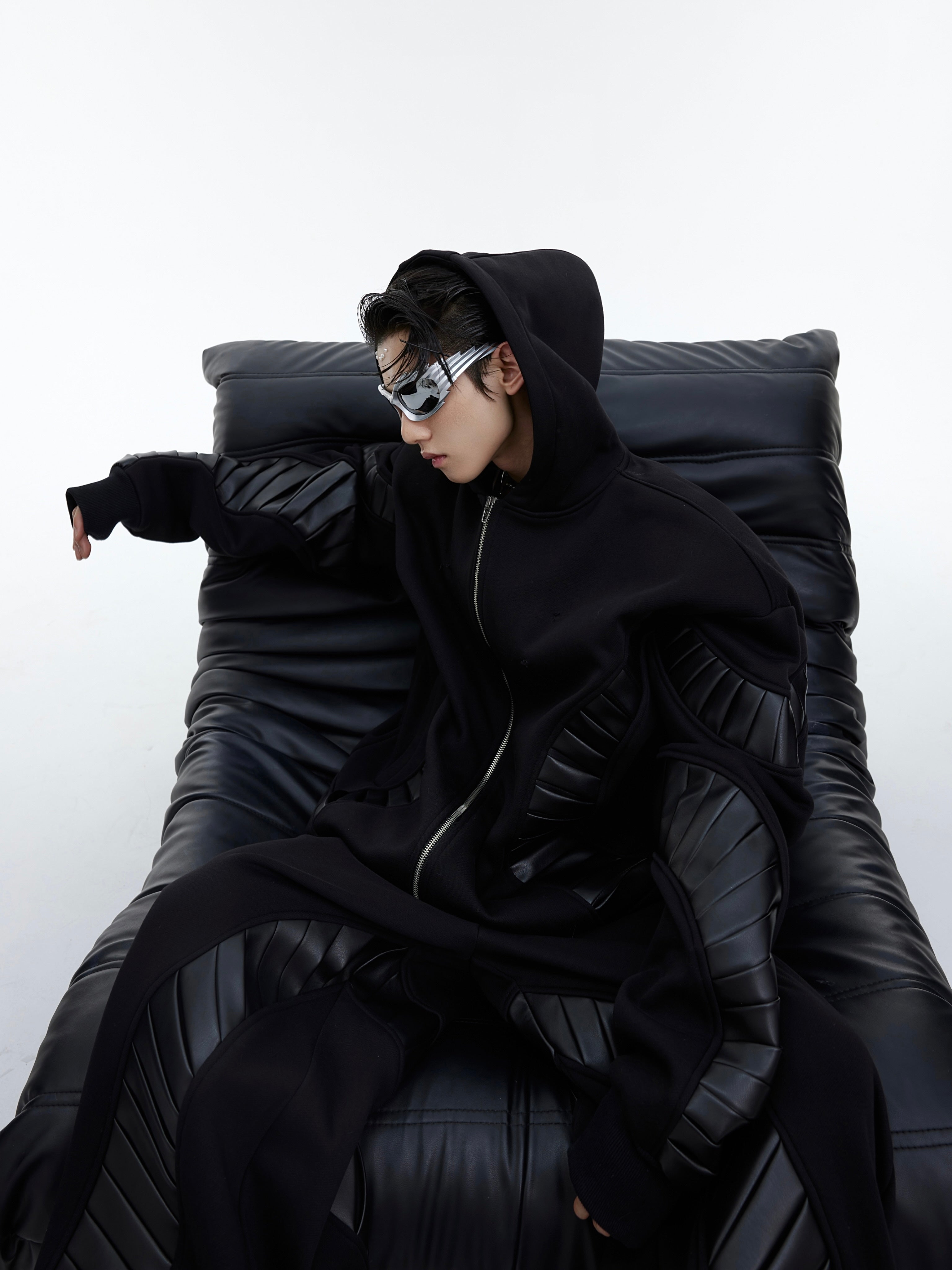 Deconstructed PU-Patch Hoodie - Fleece-Lined Streetwear Set