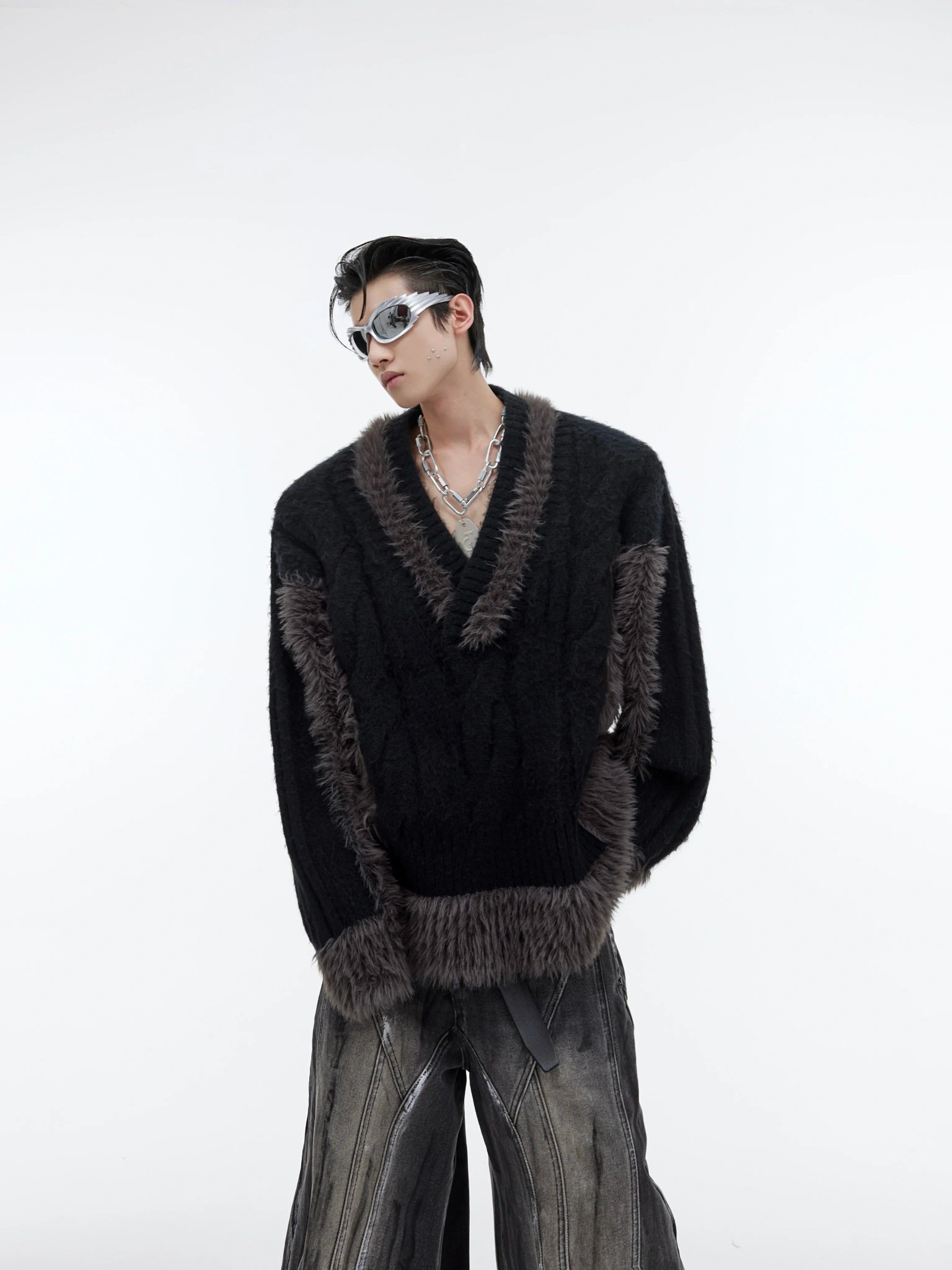 Color-Block Plush Knit V-Neck Sweater for Layering - main image 1