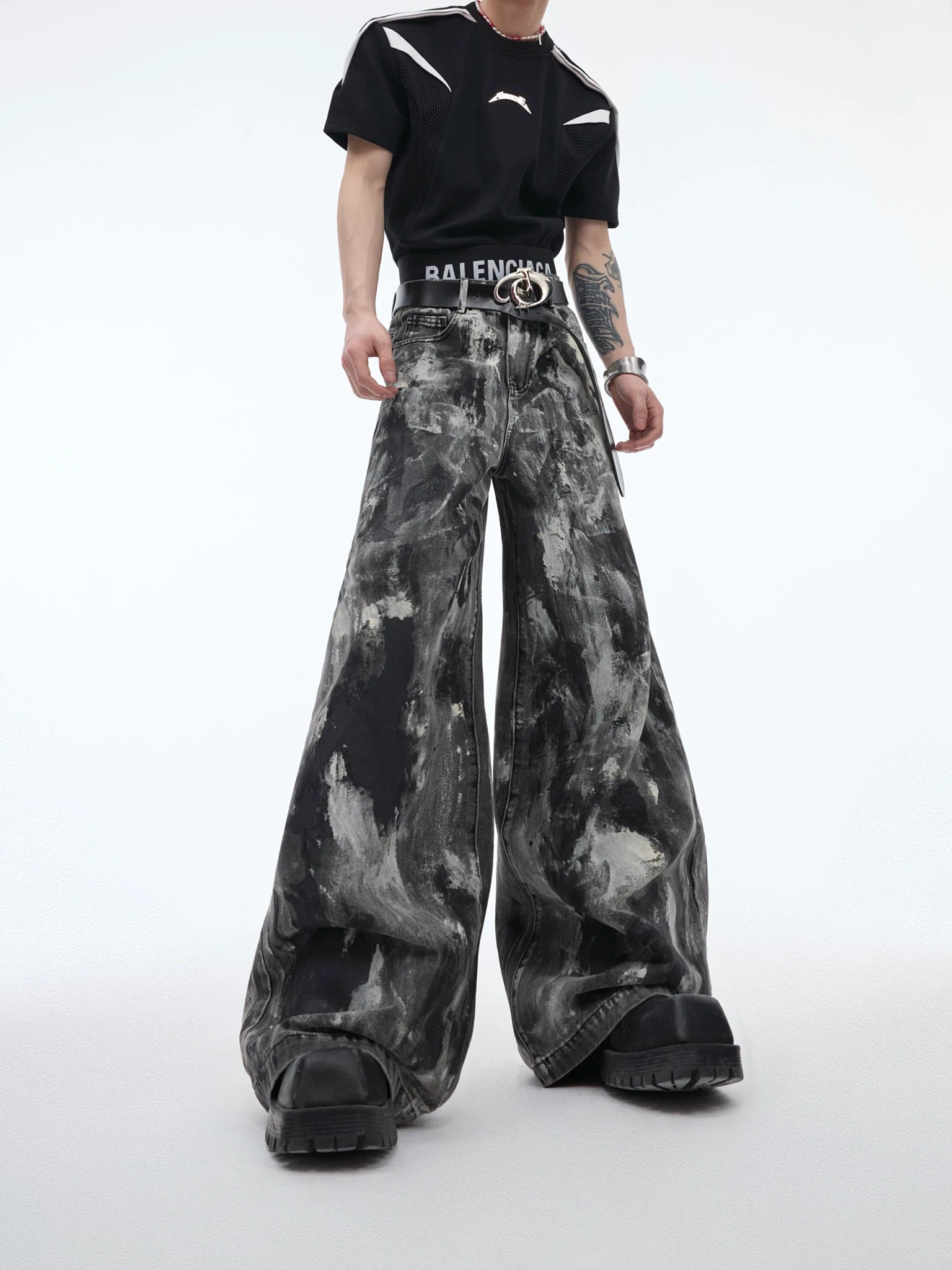 Relaxed Straight-Leg Washed Jeans | Cotton Denim - main image 2