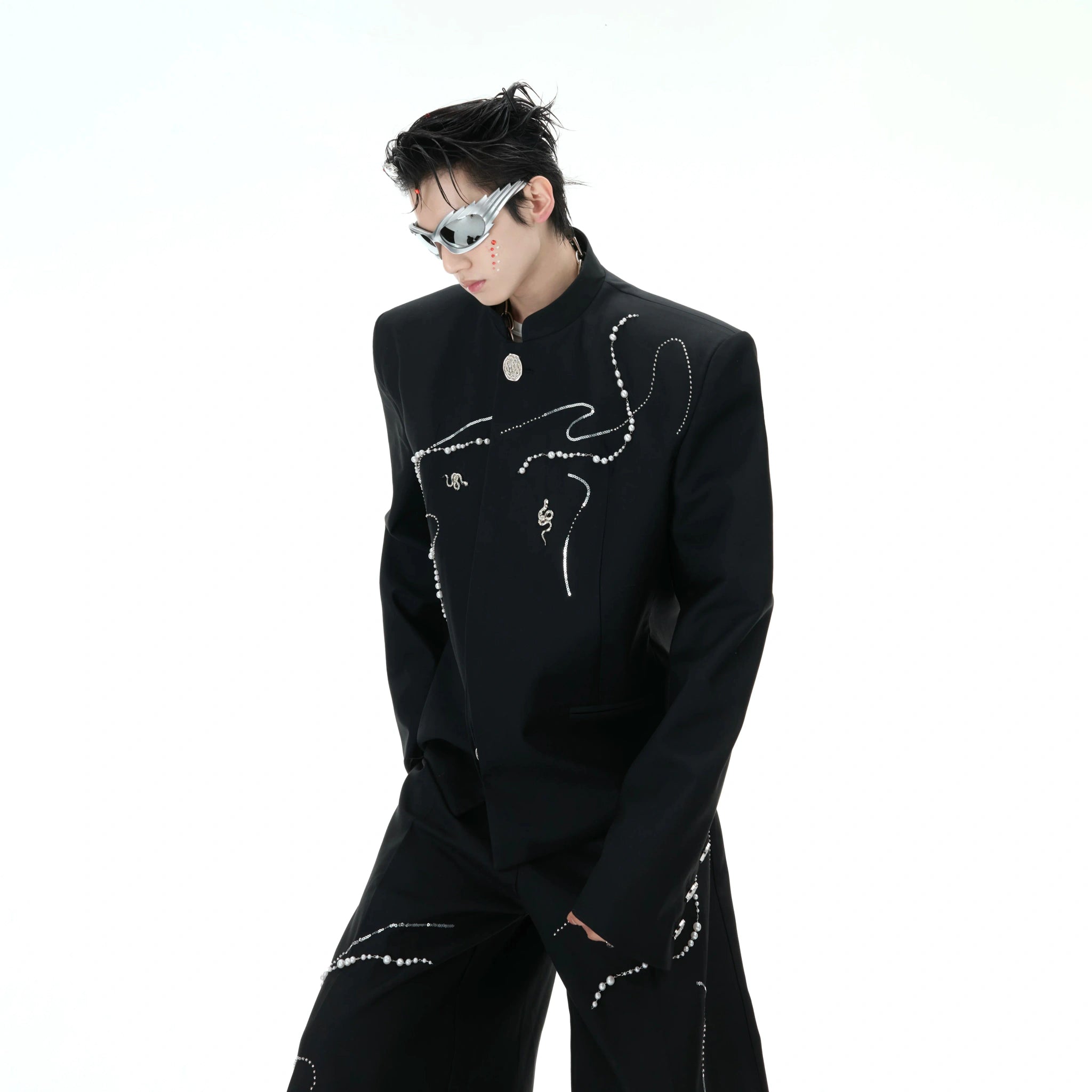 Snake Motif Relaxed Suit Jacket and Wide-Leg Bottoms - main image 1