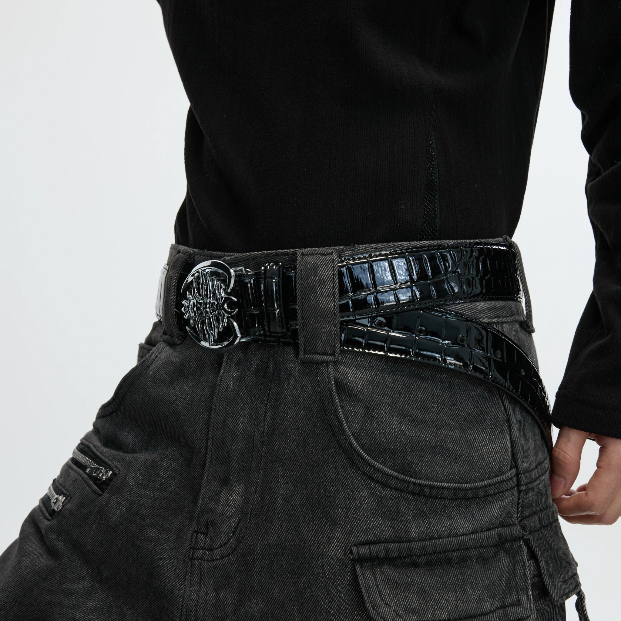 Crocodile-Embossed Cowhide Belt with Metal Buckle - main image 2