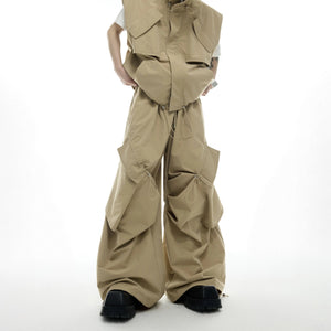 Detail shot of the baggy cargo pants with 3D patch pockets