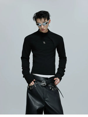 desc::deconstructed-long-sleeve-tee-metal-logo-streetwear-detail-img-4