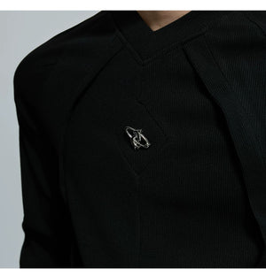 desc::deconstructed-long-sleeve-tee-metal-logo-streetwear-detail-img-5