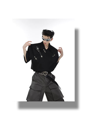 desc::deconstructed-metal-buckle-padded-shoulder-avant-garde-tee-detail-img-1