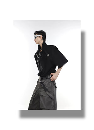 desc::deconstructed-metal-buckle-padded-shoulder-avant-garde-tee-detail-img-4