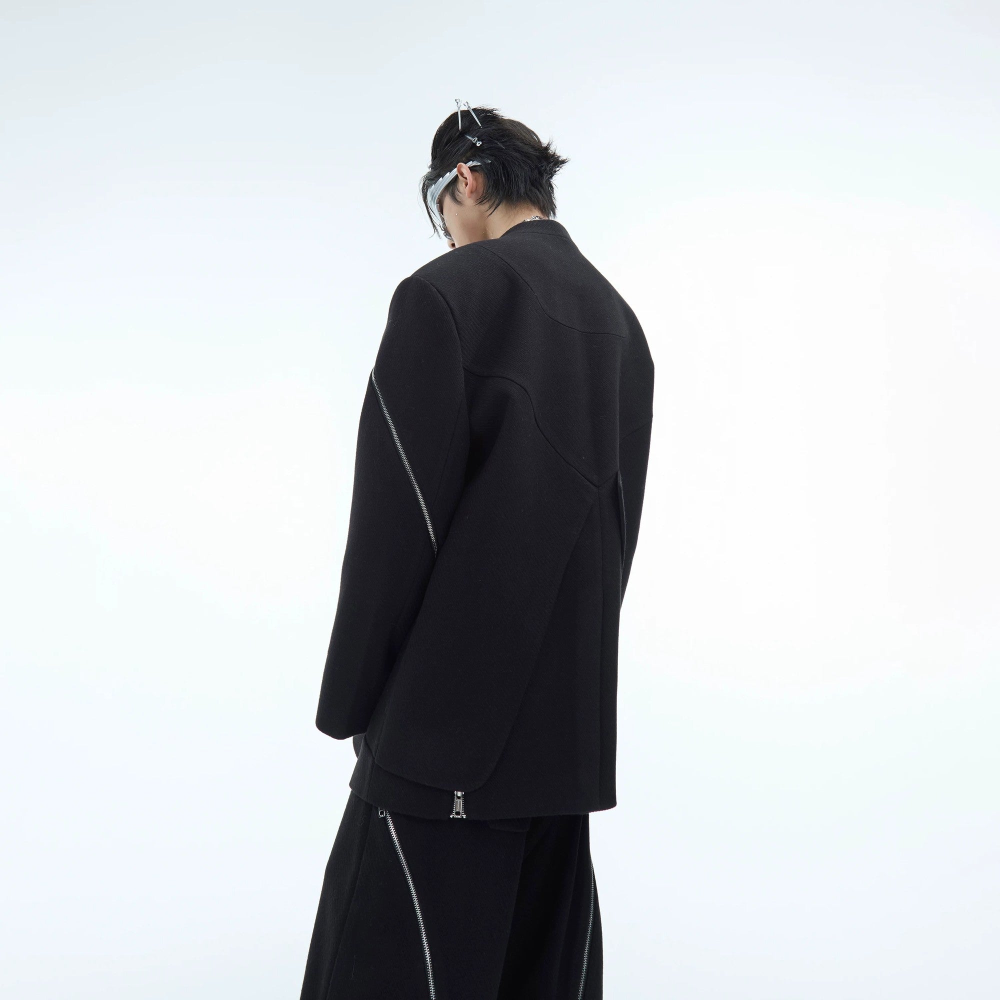 Beige twill blazer set worn in a street style lifestyle setting