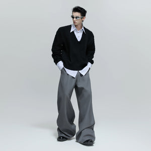 Faux two-piece collar detail of the cable knit pullover