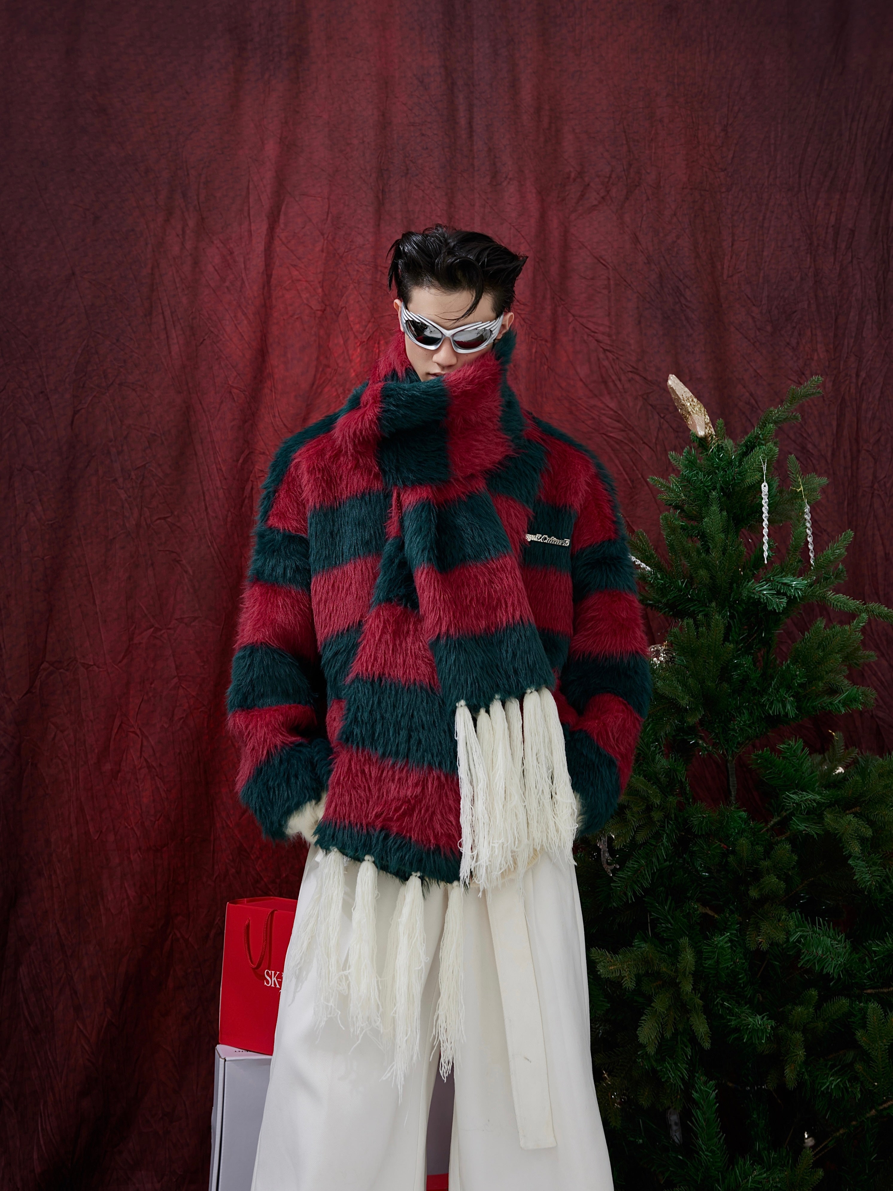 Chunky Christmas knit sweater with oversized scarf collar in streetwear style, perfect for winter fashion