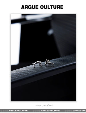desc::molten-lava-t-stud-earrings-unisex-streetwear-jewelry-detail-img-2