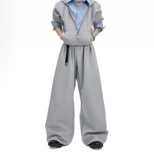 High-quality silver metal zipper on a heavyweight cotton hoodie