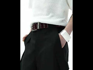 360-degree video demonstration of the pleated cargo pants highlighting all design features and fit