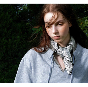 desc::v-neck-houndstooth-streetwear-set-curved-pants-detail-img-8