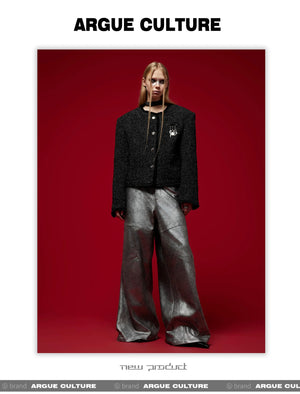 desc::vintage-metal-logo-pendant-pin-brooch-for-men-detail-img-1