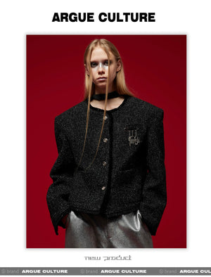 desc::vintage-metal-logo-pendant-pin-brooch-for-men-detail-img-3