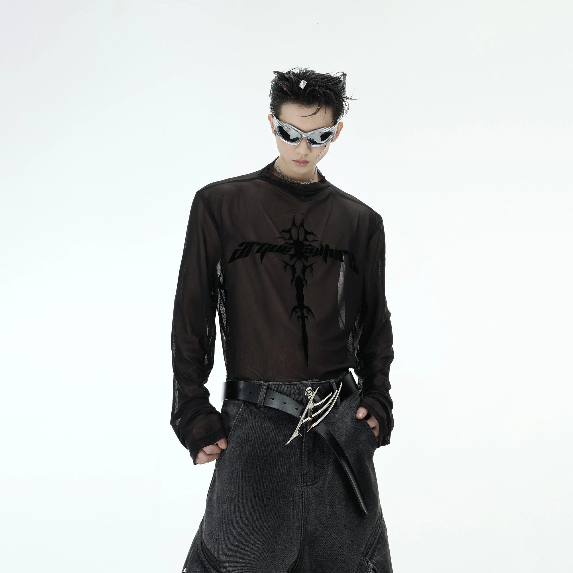 Close-up of the breathable mesh fabric and 3D logo print