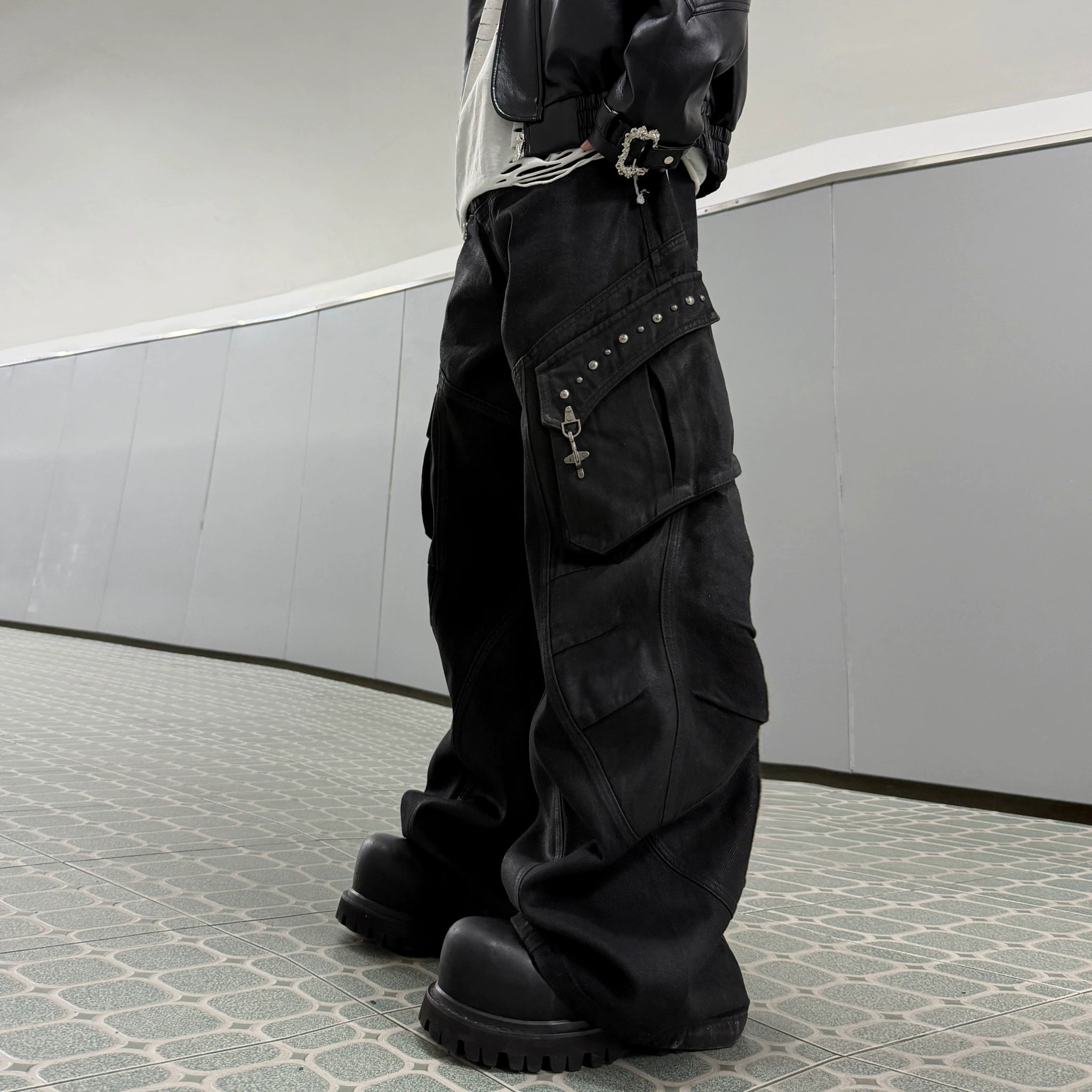 Black Waxed Cotton Cargo Jeans with Double Pleats - main image 2