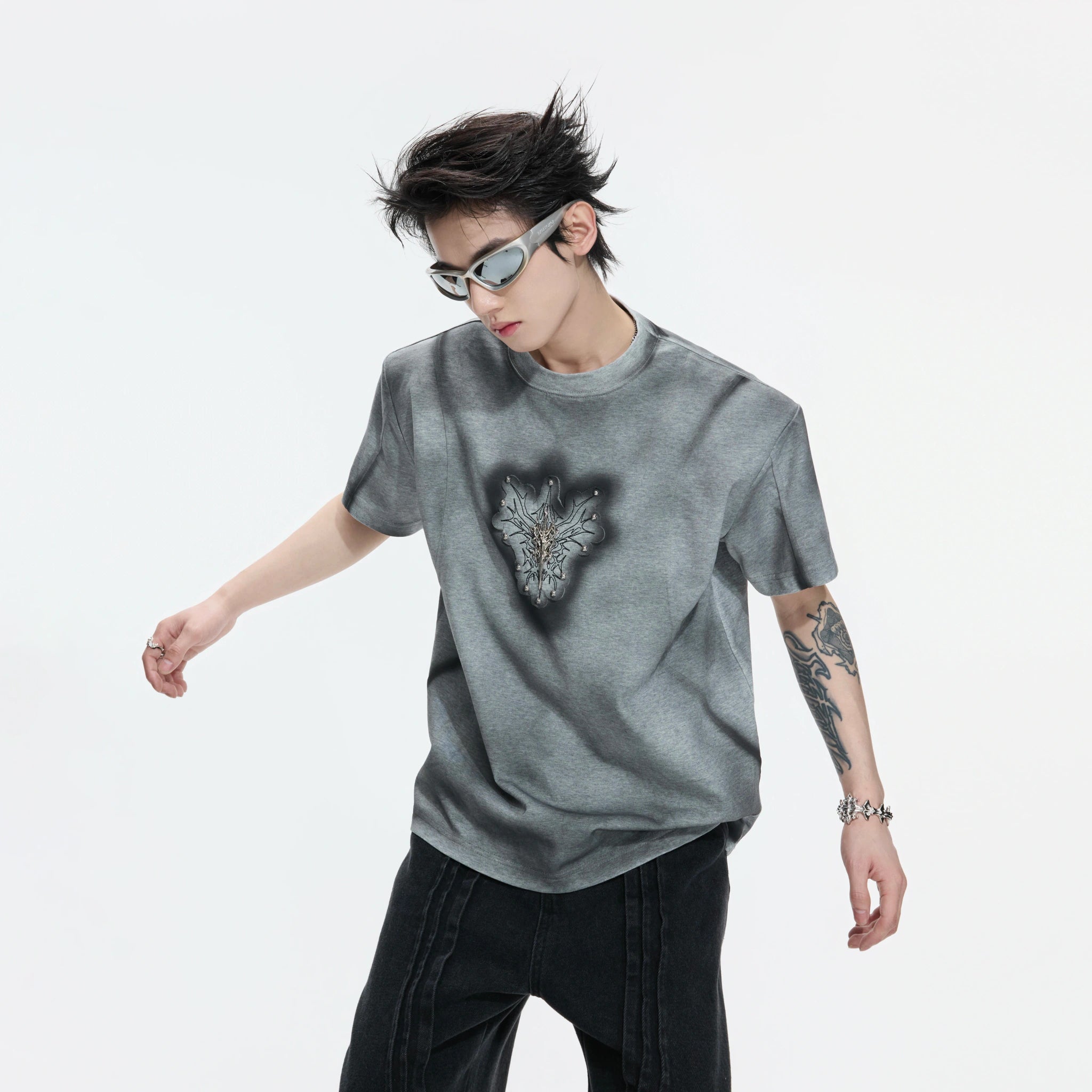 Unisex Colorblock Shoulder T-Shirt with Hand-Painted Detail - main image 2