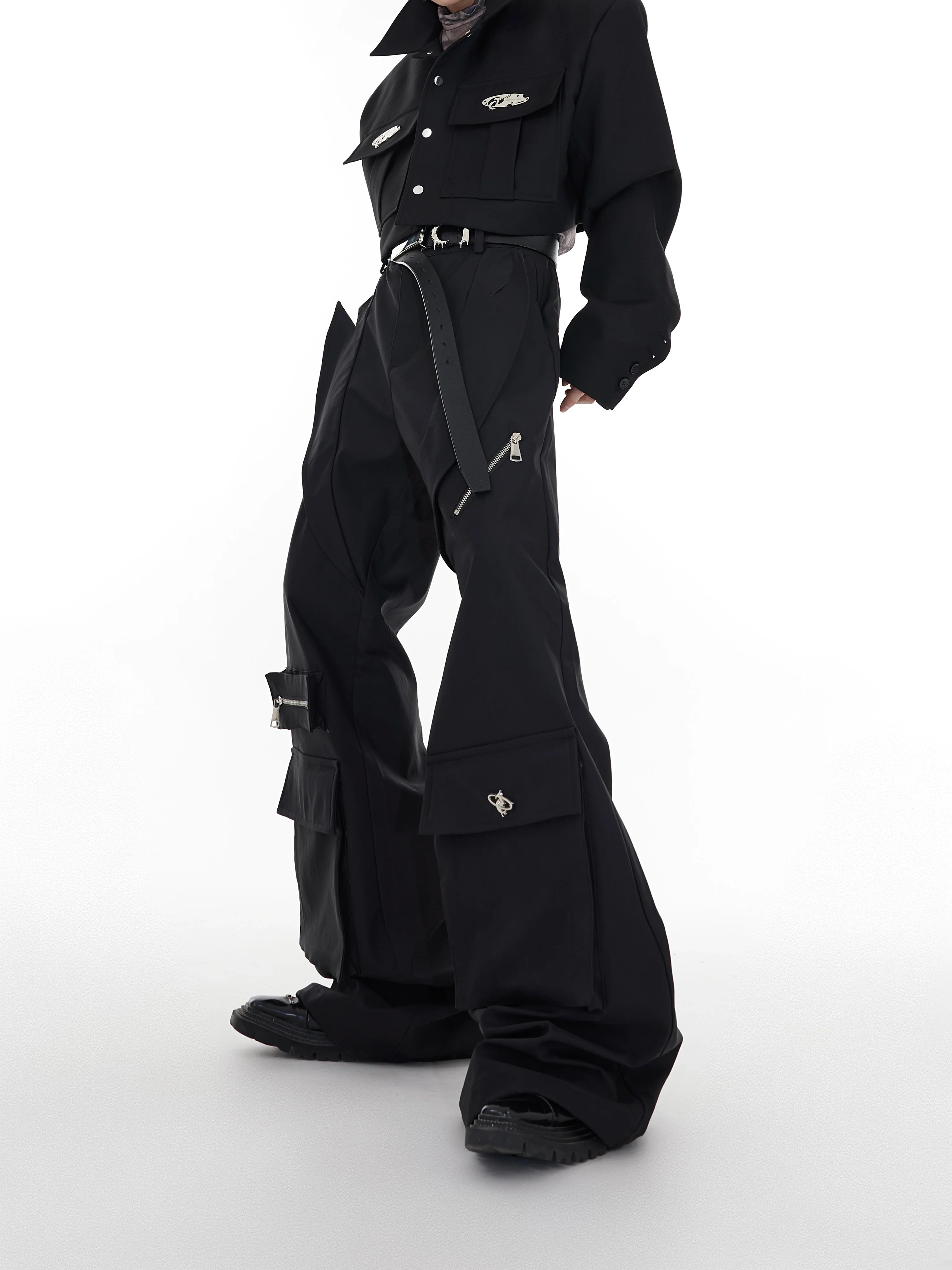 Deconstructed High-Waist Pants with Oversized Pockets-Metal Details