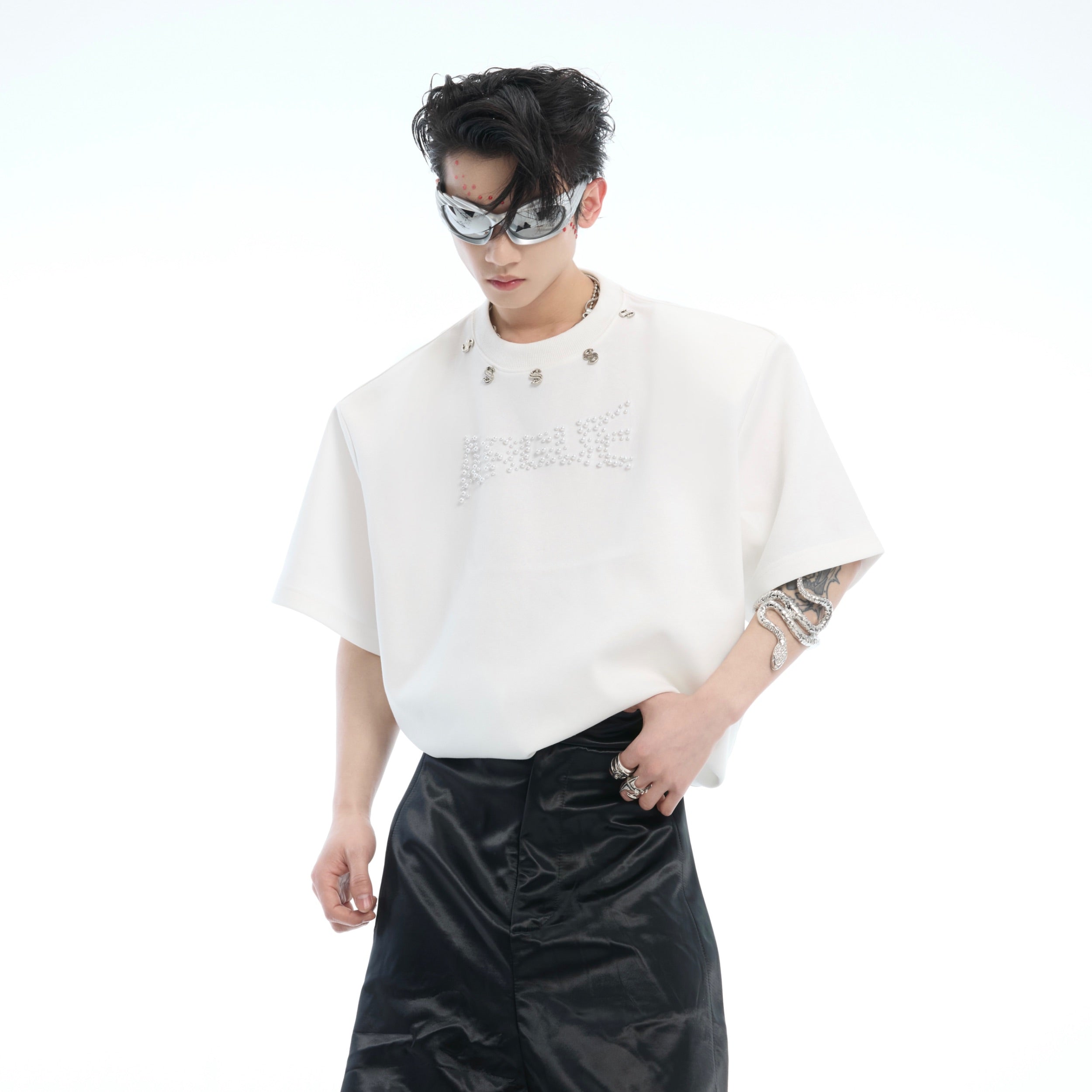 Oversized Pearl-Logo Drop-Shoulder T-Shirt - Streetwear Essential
