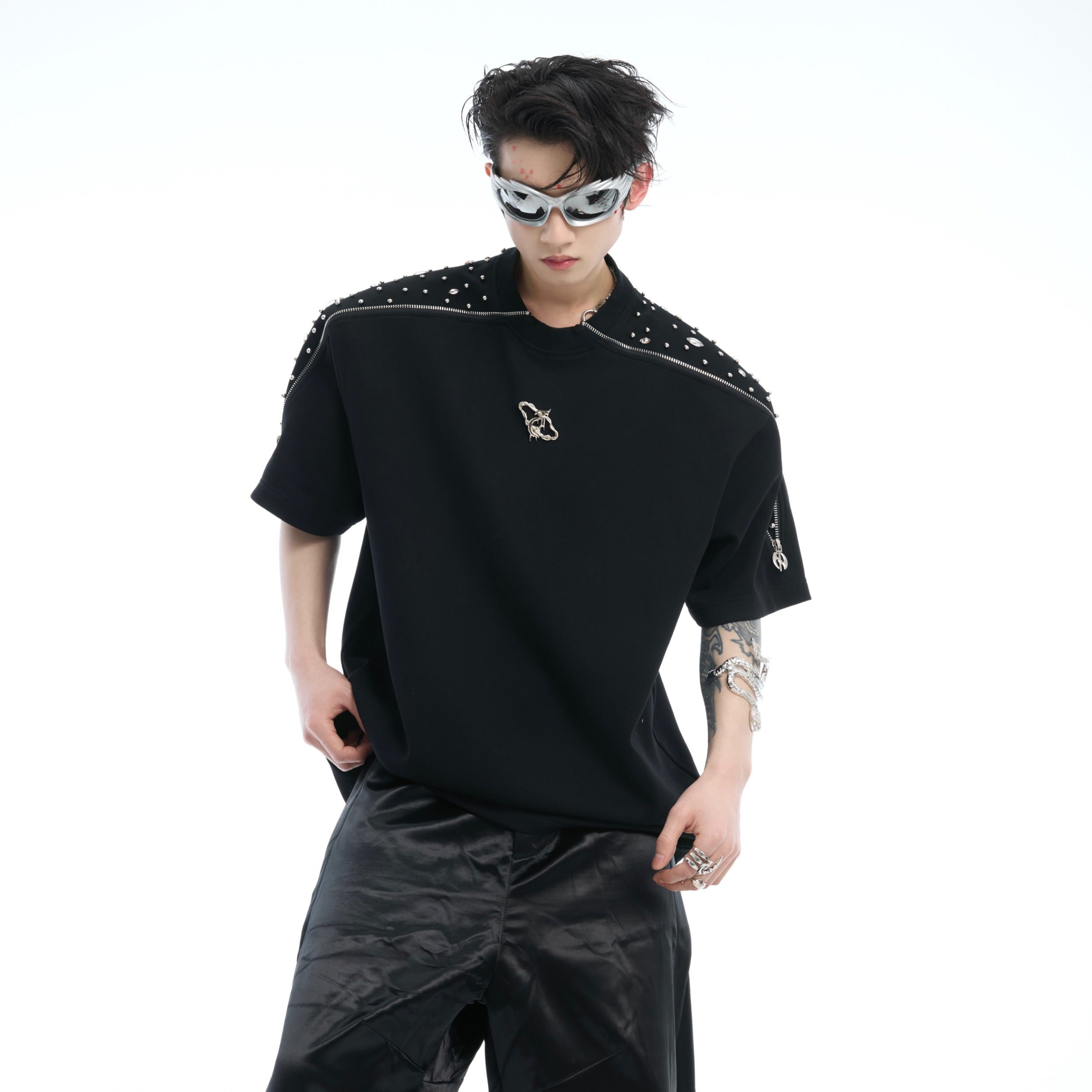 Streetwear Rhinestone Zip T-Shirt - Oversized Round Neck T-Shirt