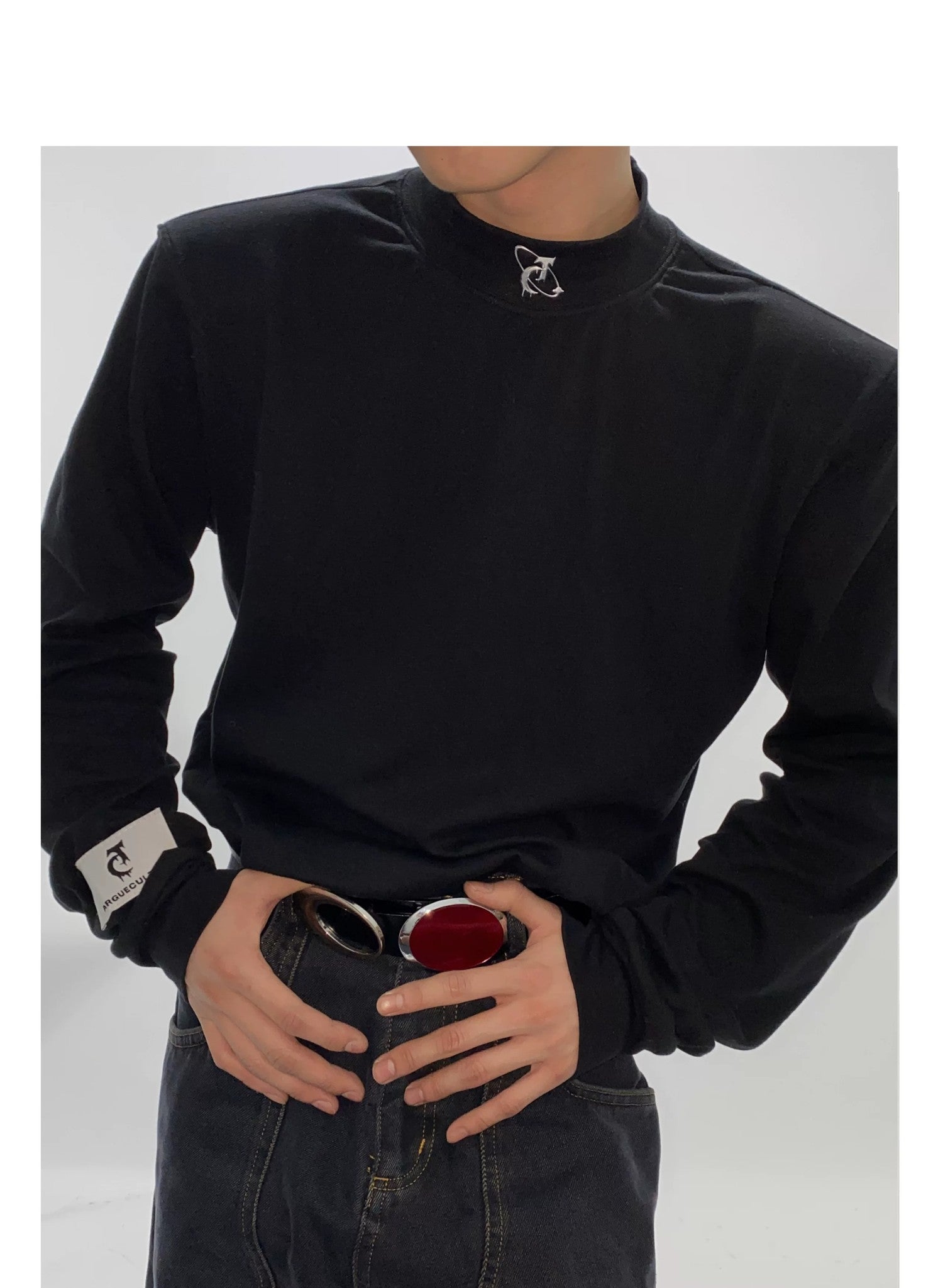 desc::3d-metallic-print-mock-neck-padded-shoulder-tee-detail-img-7