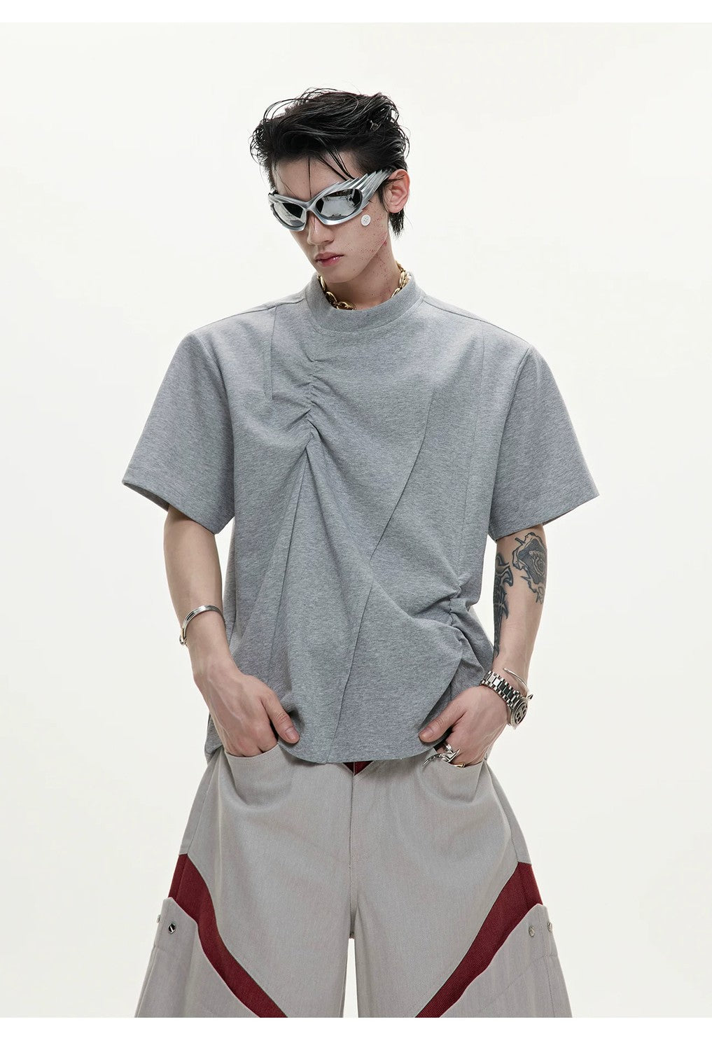 desc::3d-pleated-deconstructed-tee-relaxed-streetwear-fit-detail-img-5