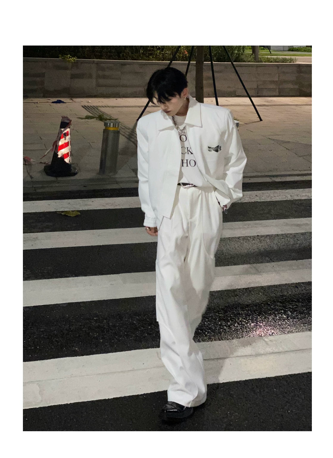 Unisex Cropped Oversized Zip Jacket with Metal Details - description image 3