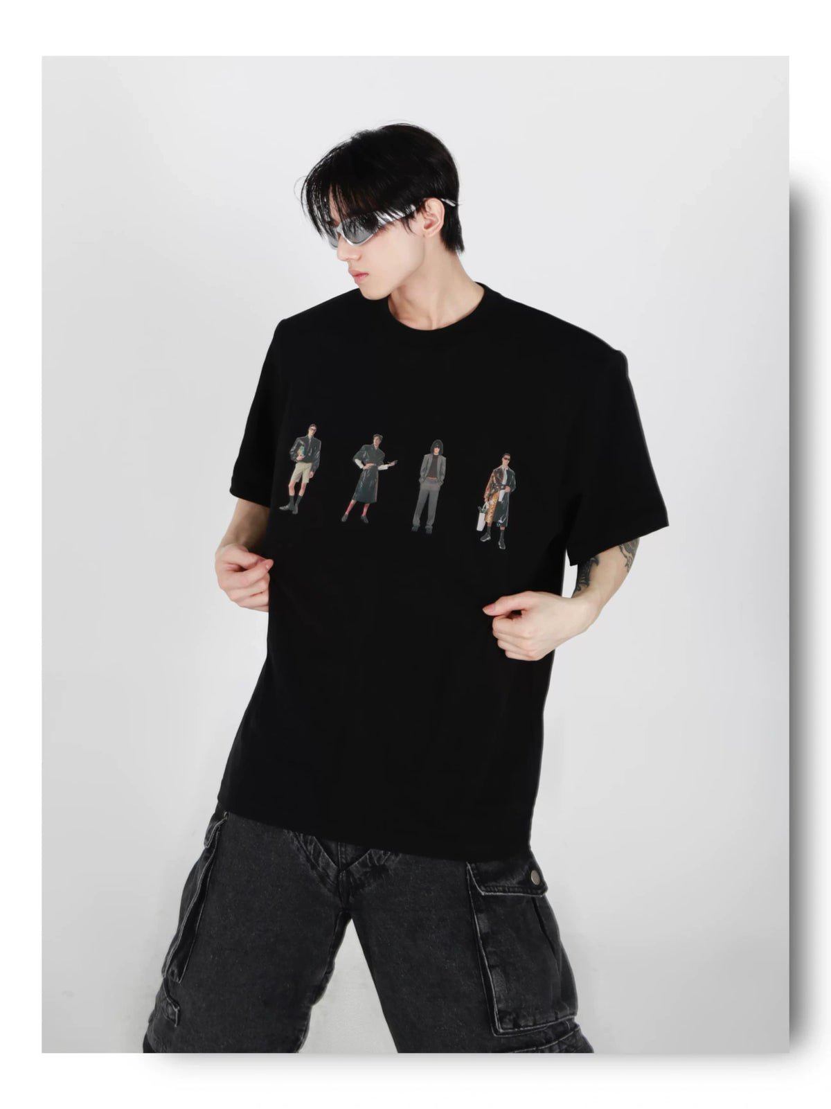 Relaxed Cotton Figure Print Shoulder-Pad T-Shirt - description image 3