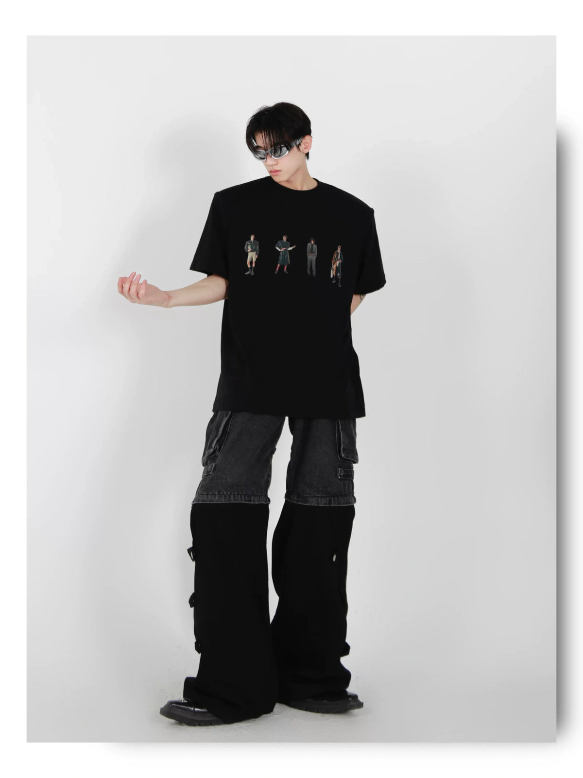 Relaxed Cotton Figure Print Shoulder-Pad T-Shirt - description image 6