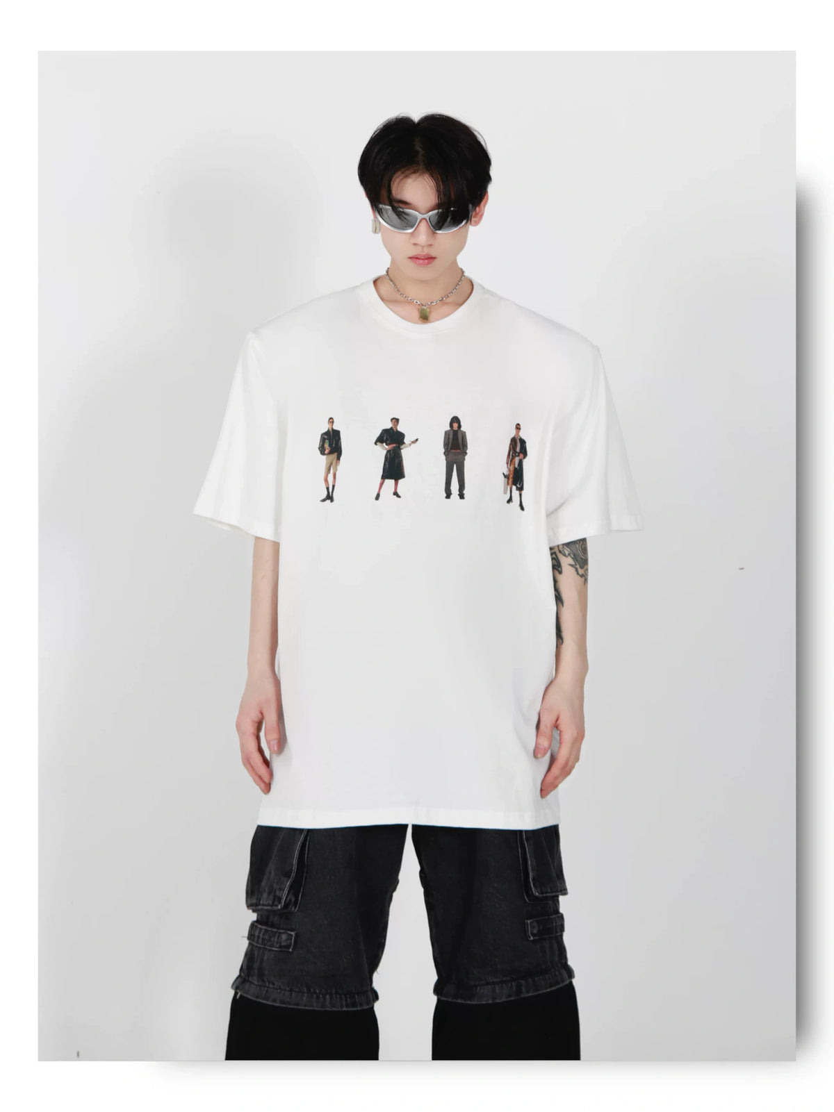 Relaxed Cotton Figure Print Shoulder-Pad T-Shirt - description image 8