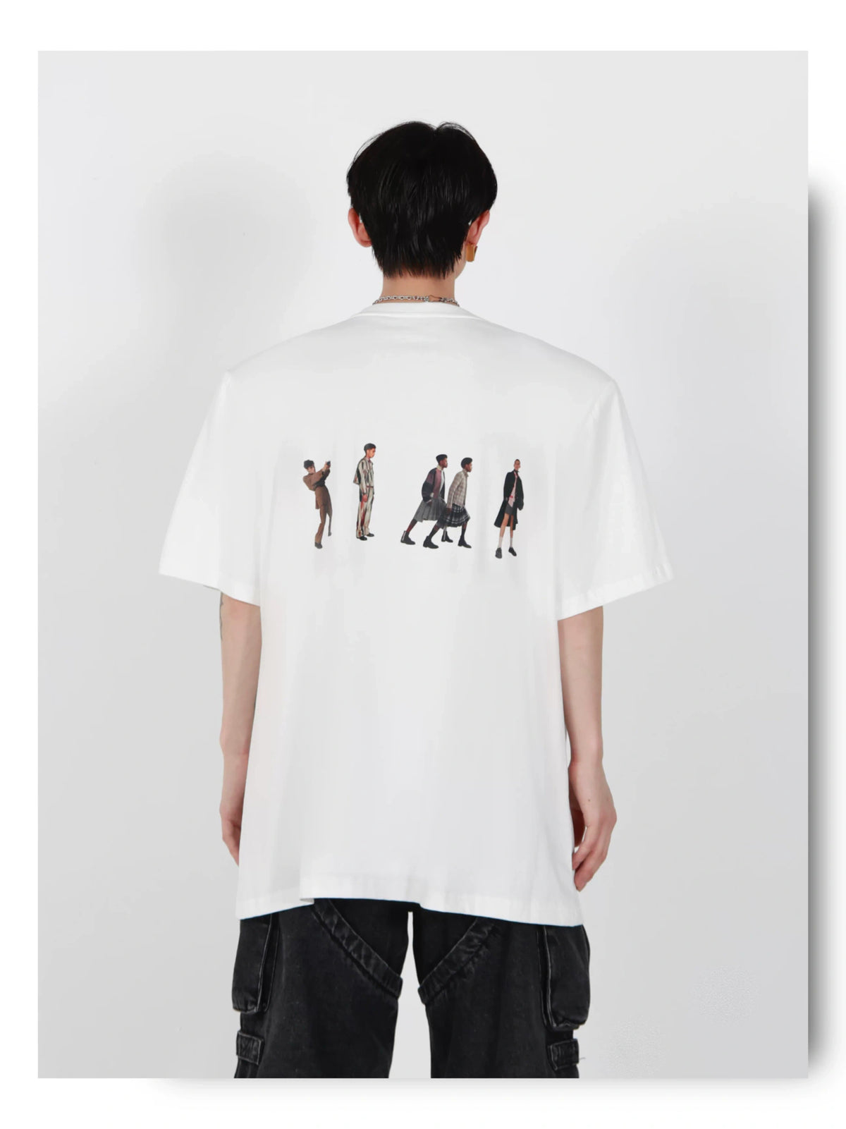 Relaxed Cotton Figure Print Shoulder-Pad T-Shirt - description image 9