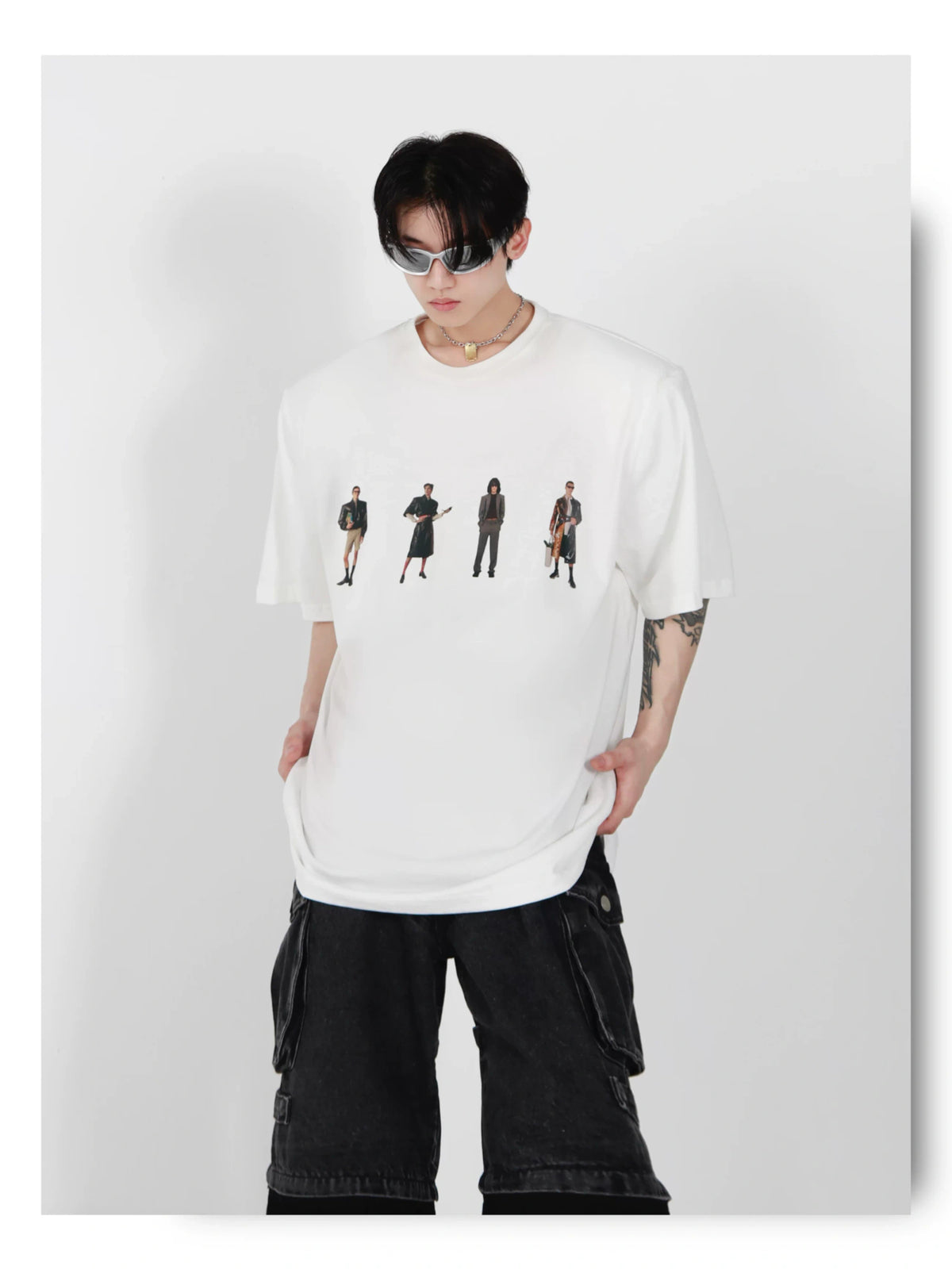 Relaxed Cotton Figure Print Shoulder-Pad T-Shirt - description image 10
