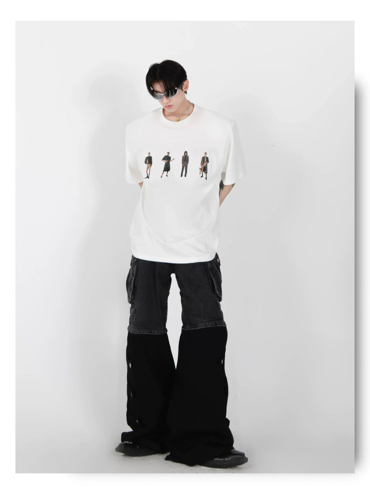 Relaxed Cotton Figure Print Shoulder-Pad T-Shirt - description image 11
