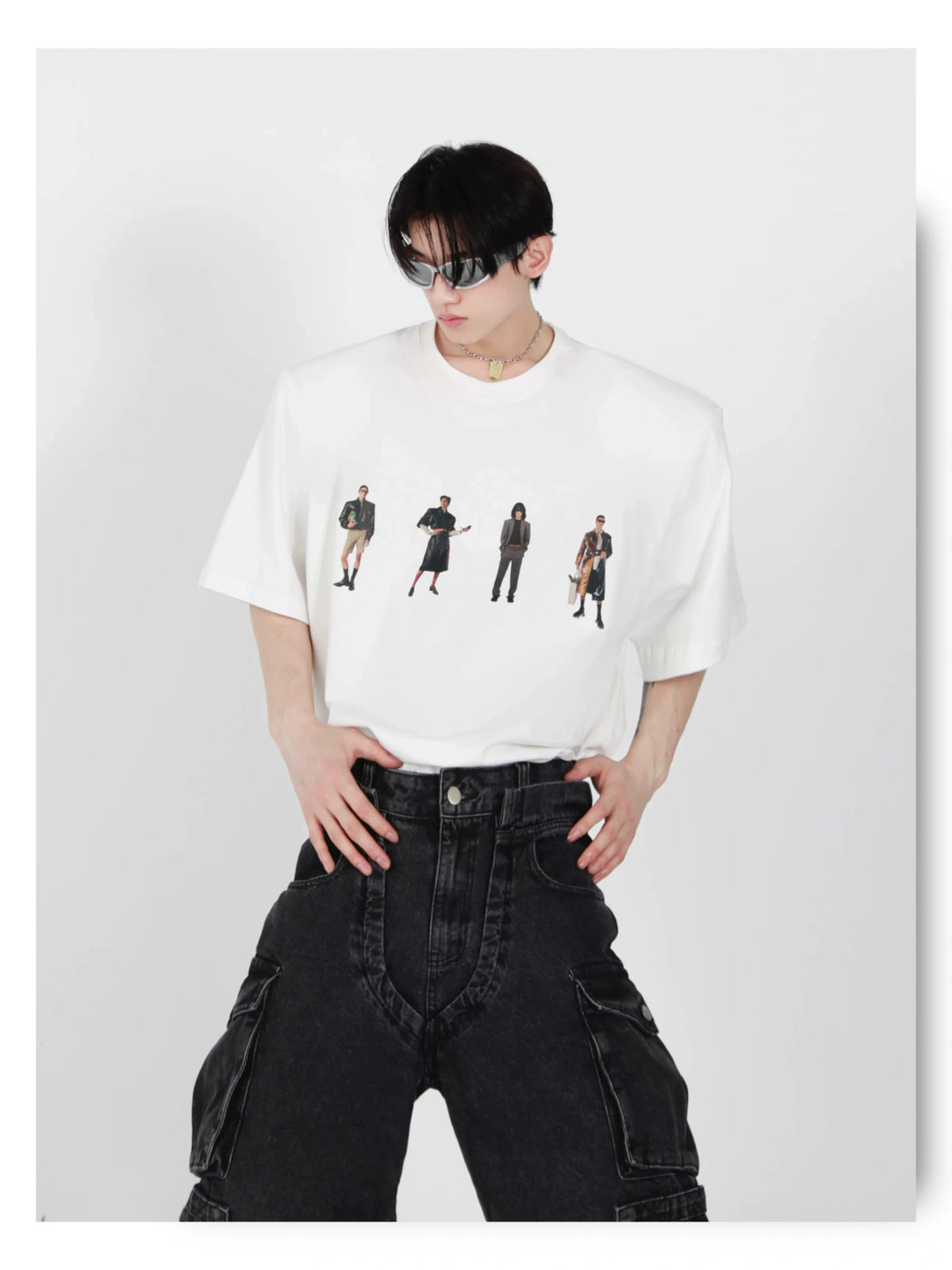 Relaxed Cotton Figure Print Shoulder-Pad T-Shirt - description image 13