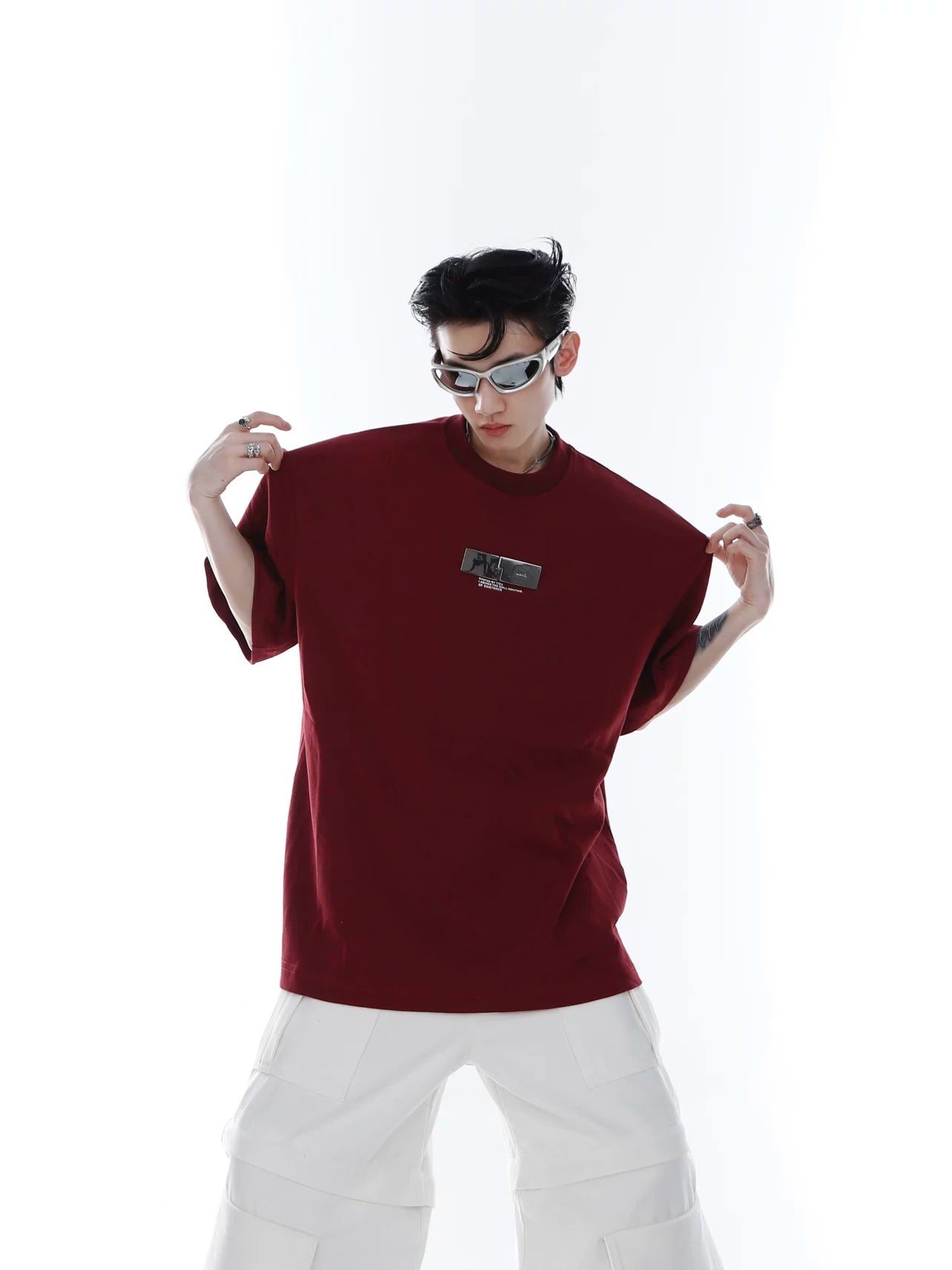 Relaxed 100% Cotton T-Shirt with Metal-Clasp Print - main image 3