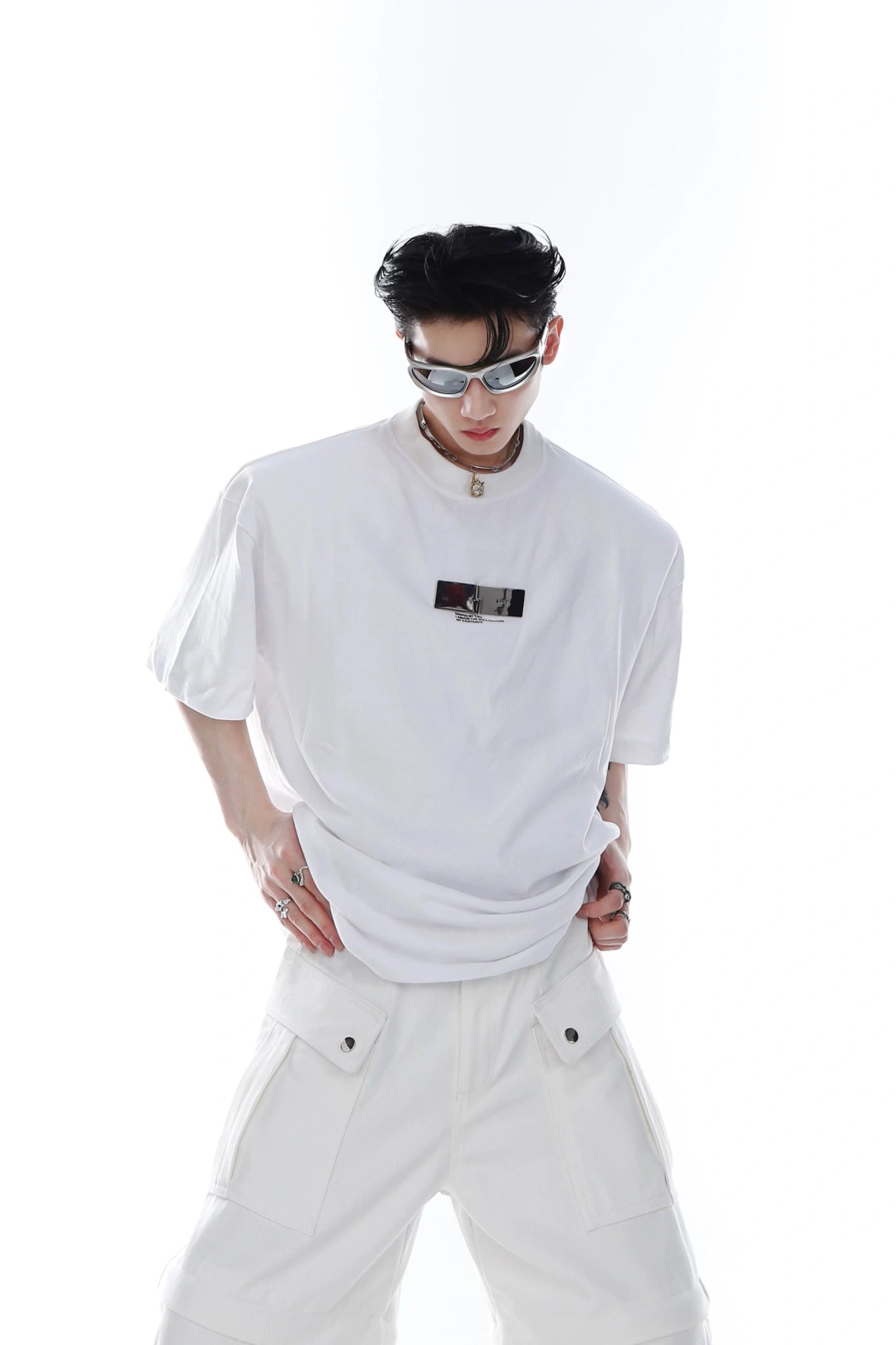 Relaxed 100% Cotton T-Shirt with Metal-Clasp Print - White