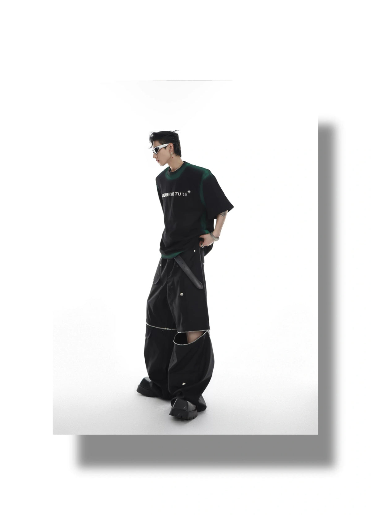 Gradient Metal Print Shoulder T-Shirt | Relaxed Fit - description image 9