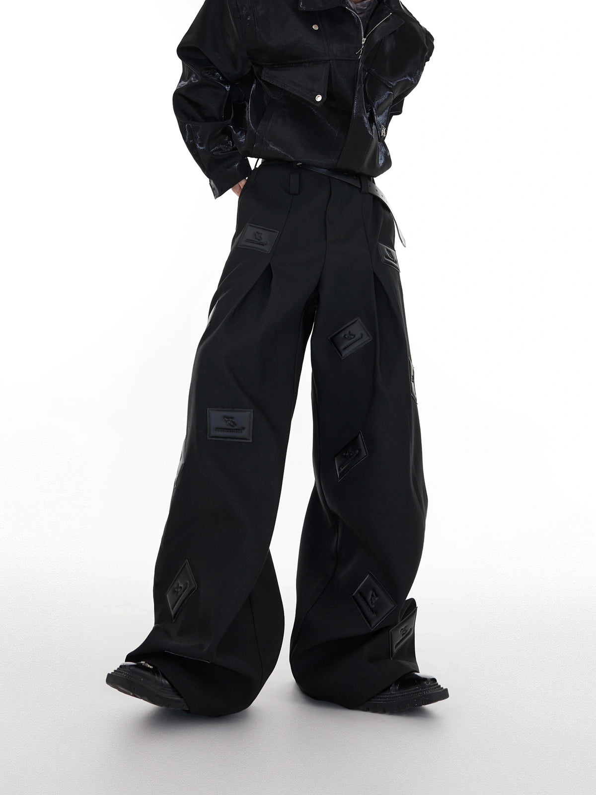 Black Wide-Leg Tailored Trousers with Embossed Detail - main image 4