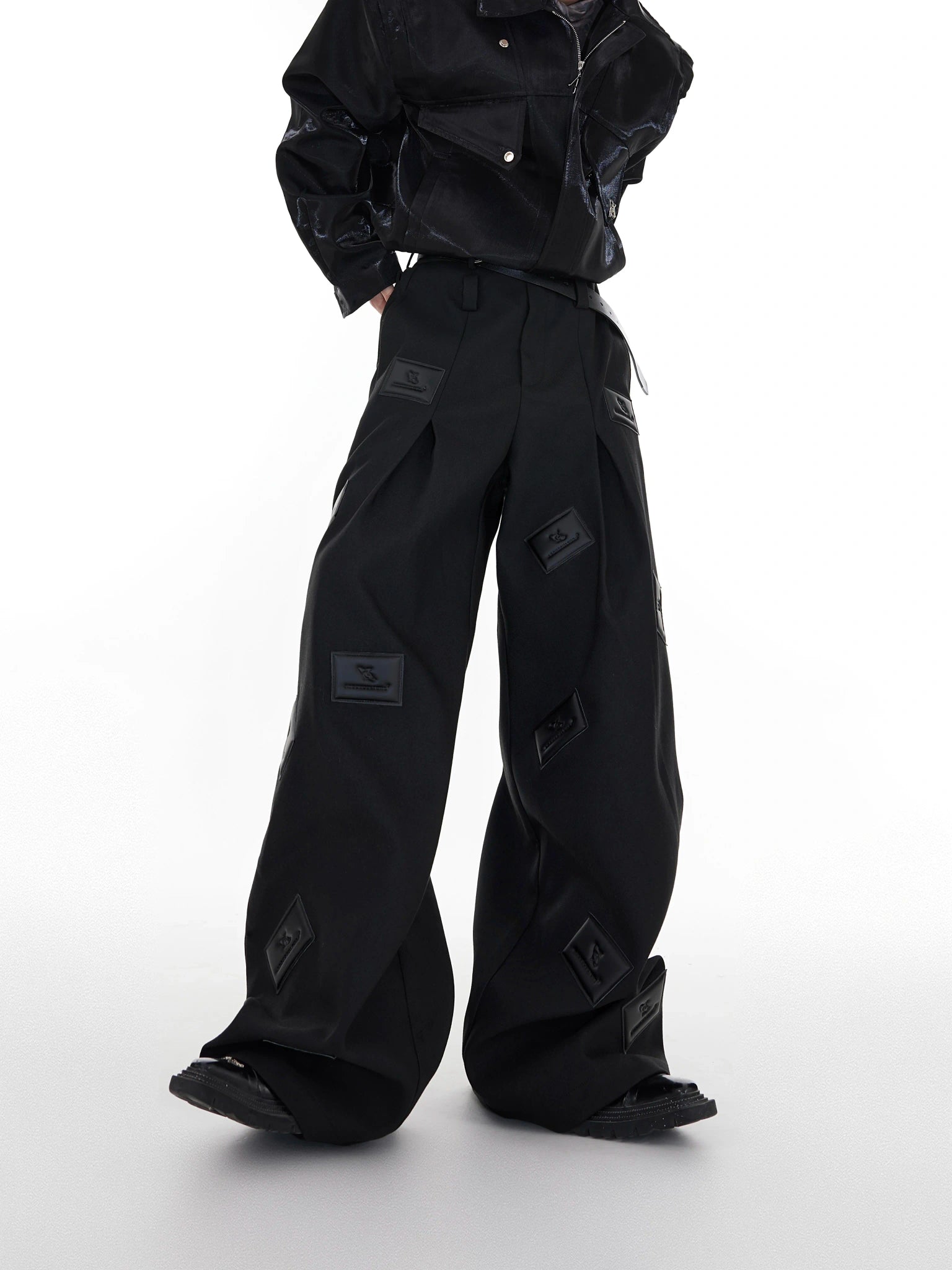 Black Wide-Leg Tailored Trousers with Embossed Detail - main image 4
