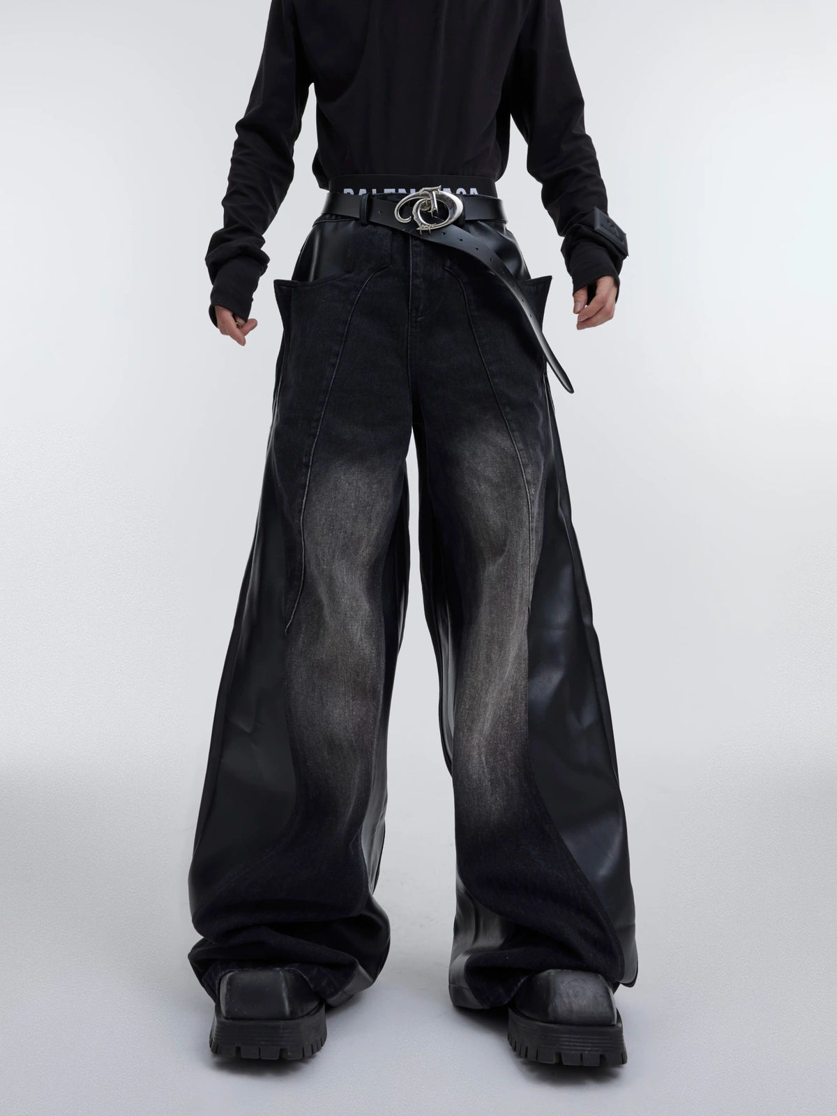 Washed Color-Block Deconstructed Jeans | Relaxed Fit - Black