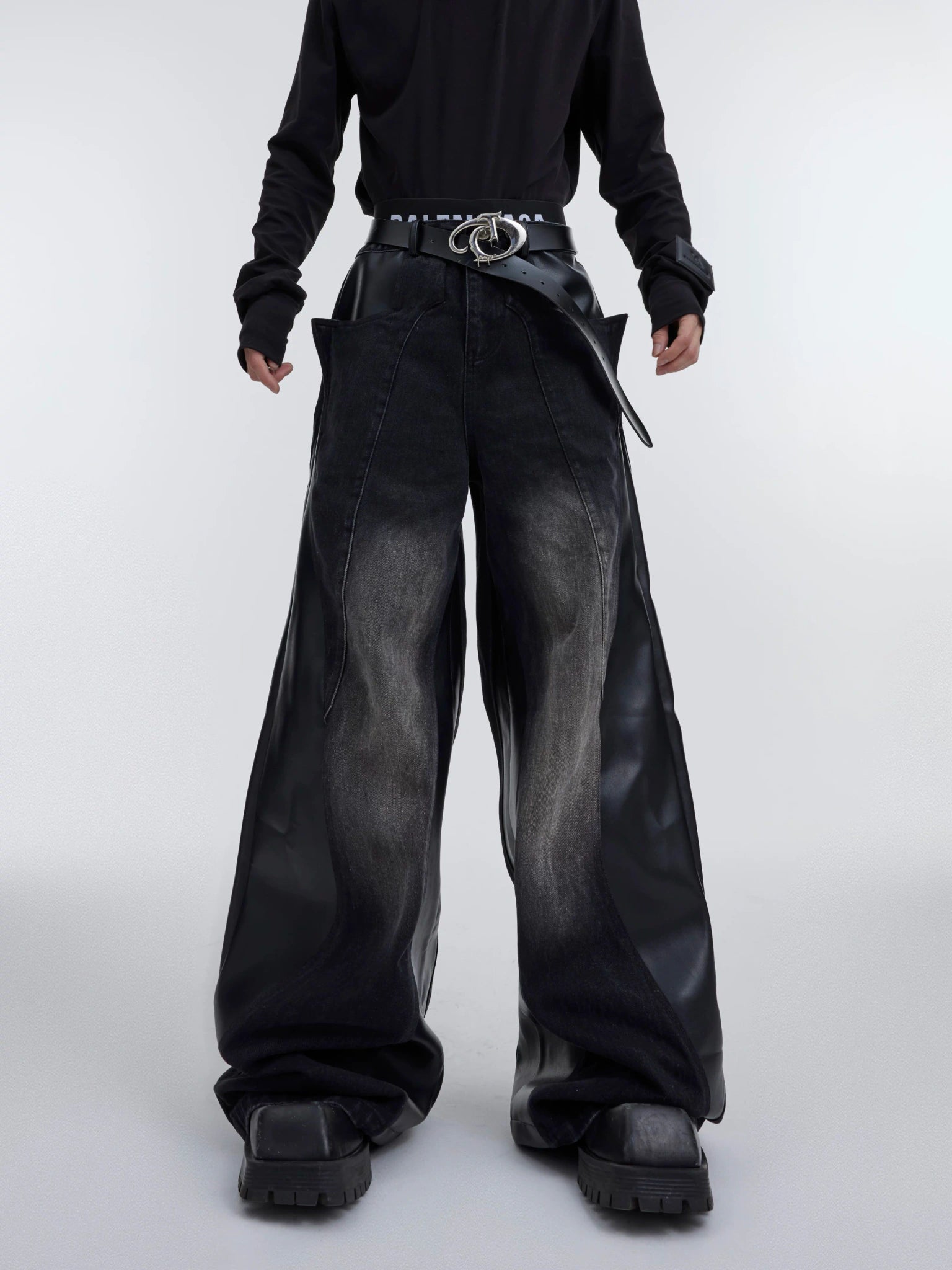 Washed Color-Block Deconstructed Jeans | Relaxed Fit - Black