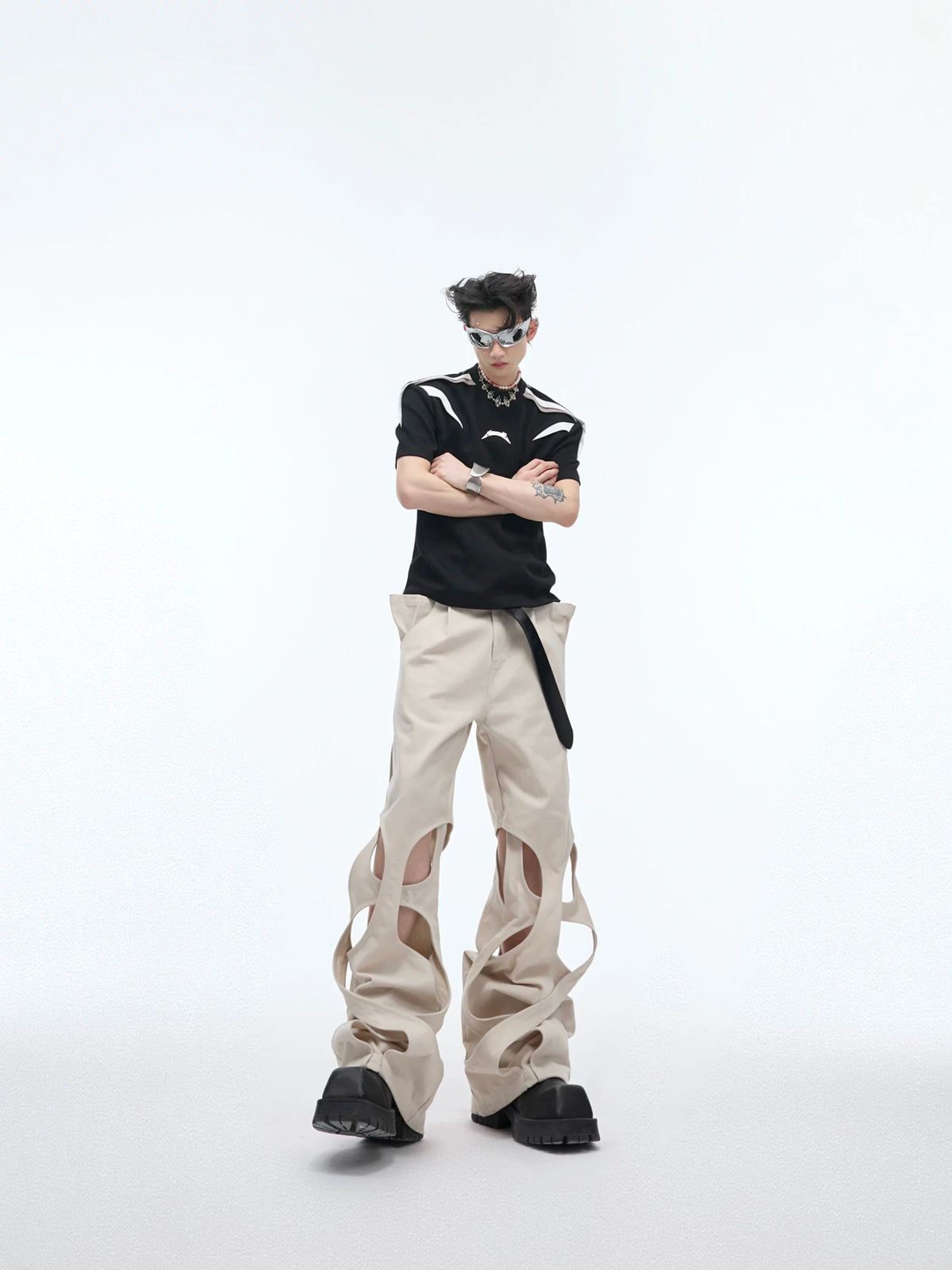 Deconstructed Cut-Out Cargo Pants | Loose Tapered Fit - main image 4