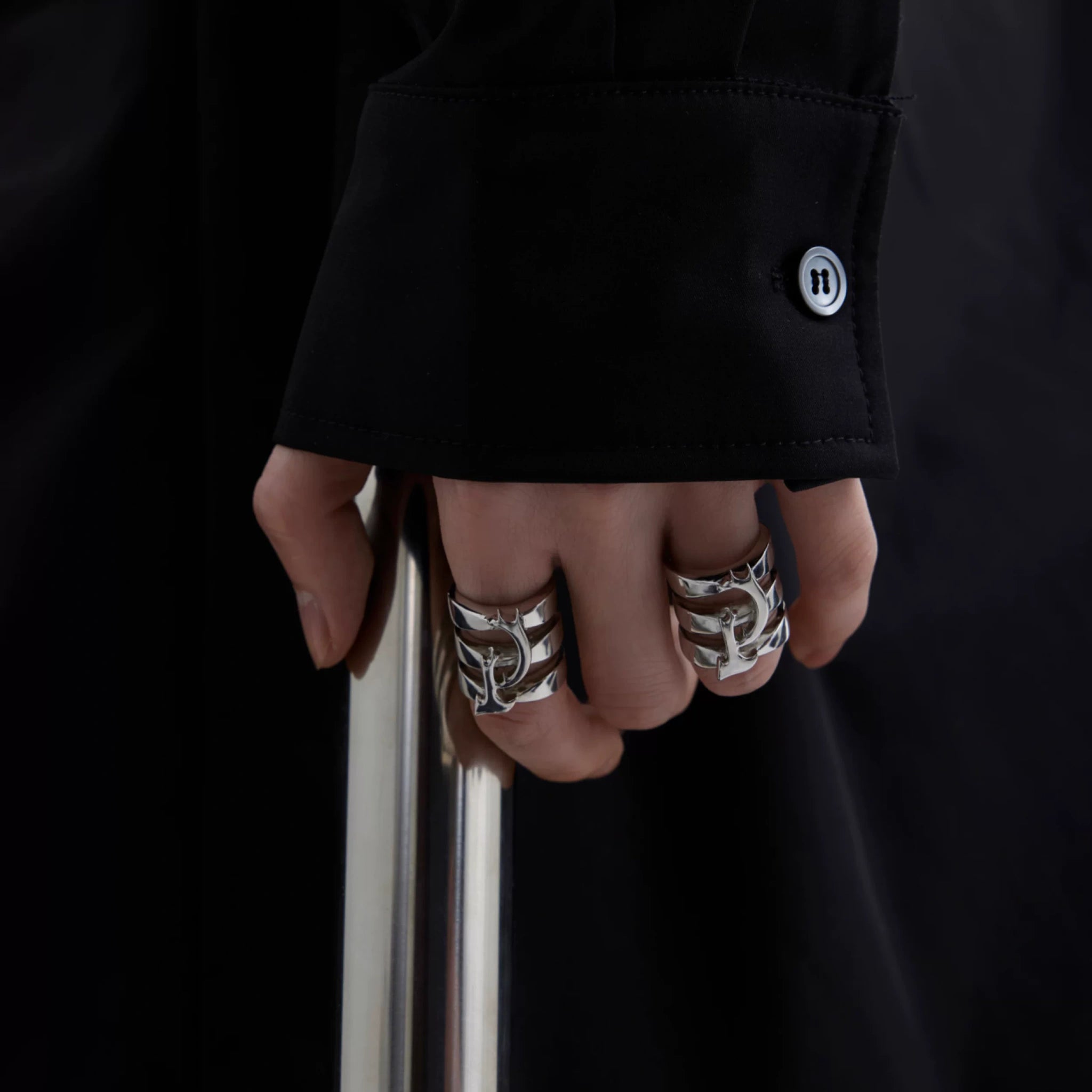 Adjustable Silver Titanium Steel Claw Statement Ring - main image 3