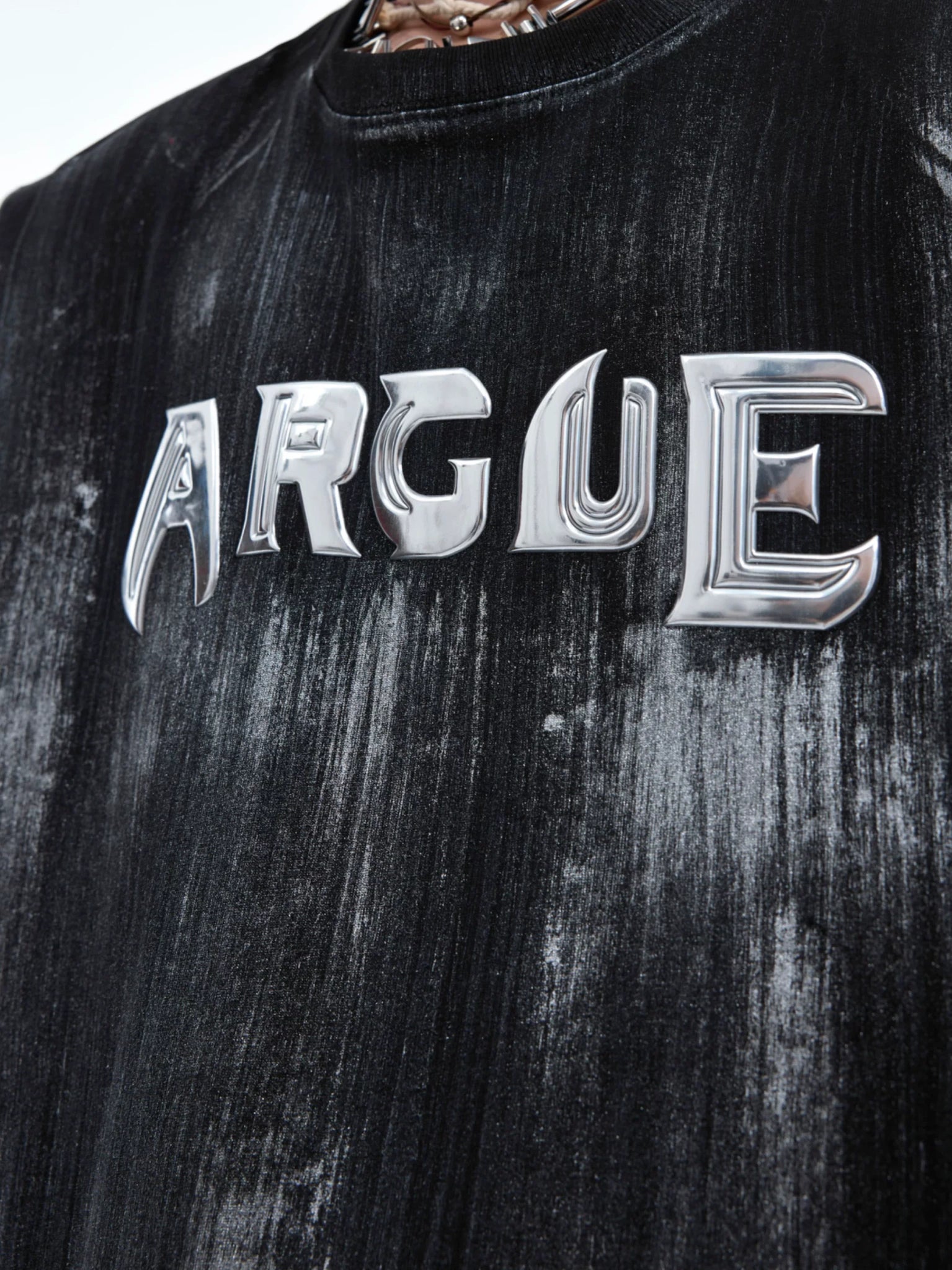 Distressed Cotton Silver Logo Shoulder-Pad T-Shirt - main image 3