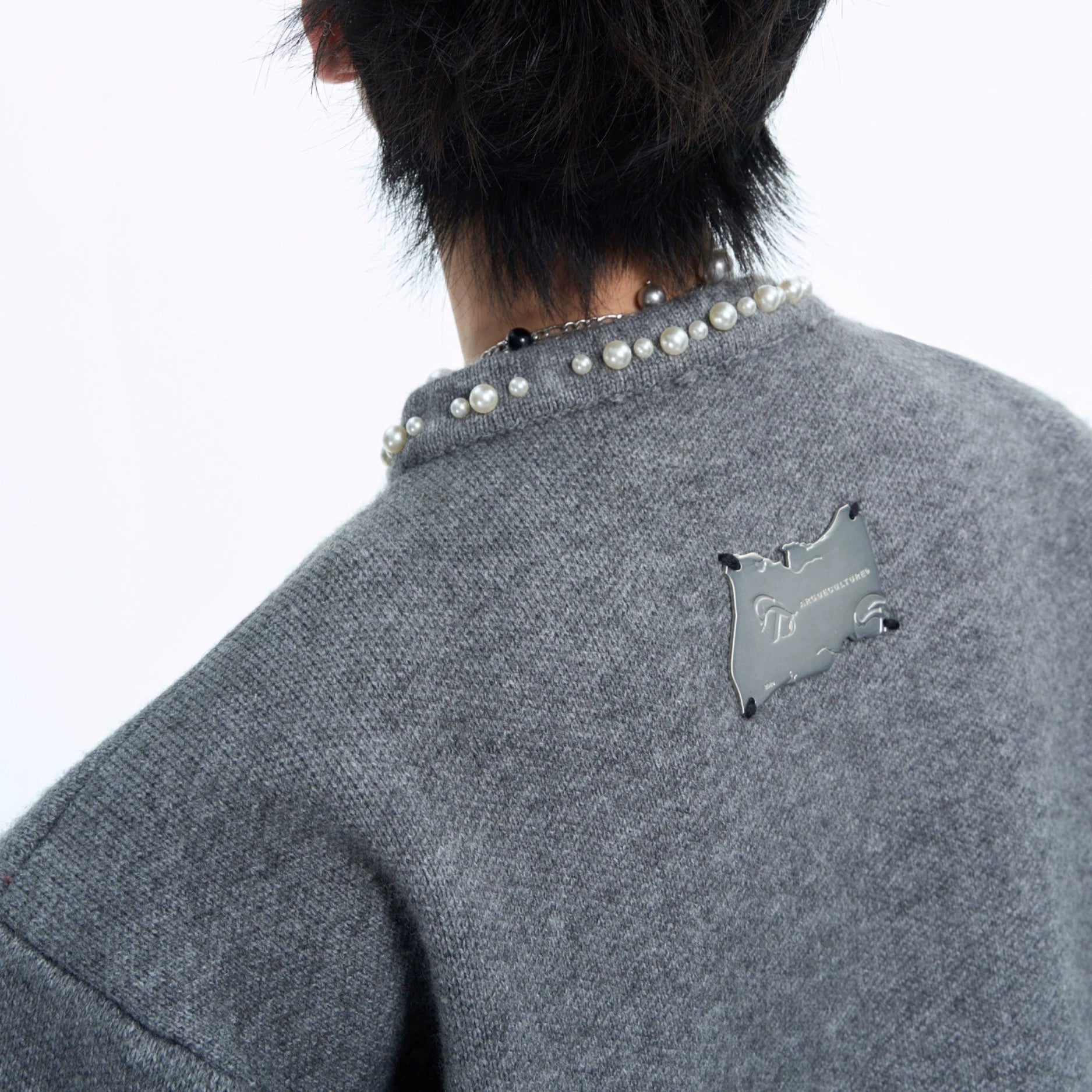 Pearl-Trimmed Short Cardigan Sweater | Argue Culture - main image 4