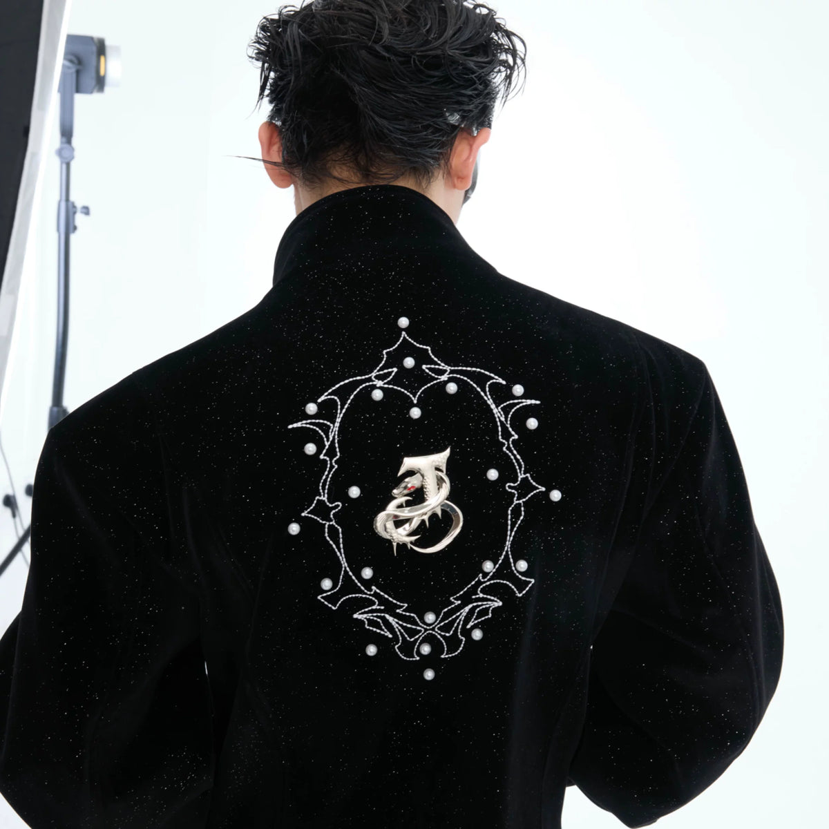 Fine-Glitter Metal Button Jacket | Loose Short Fit - main image 2