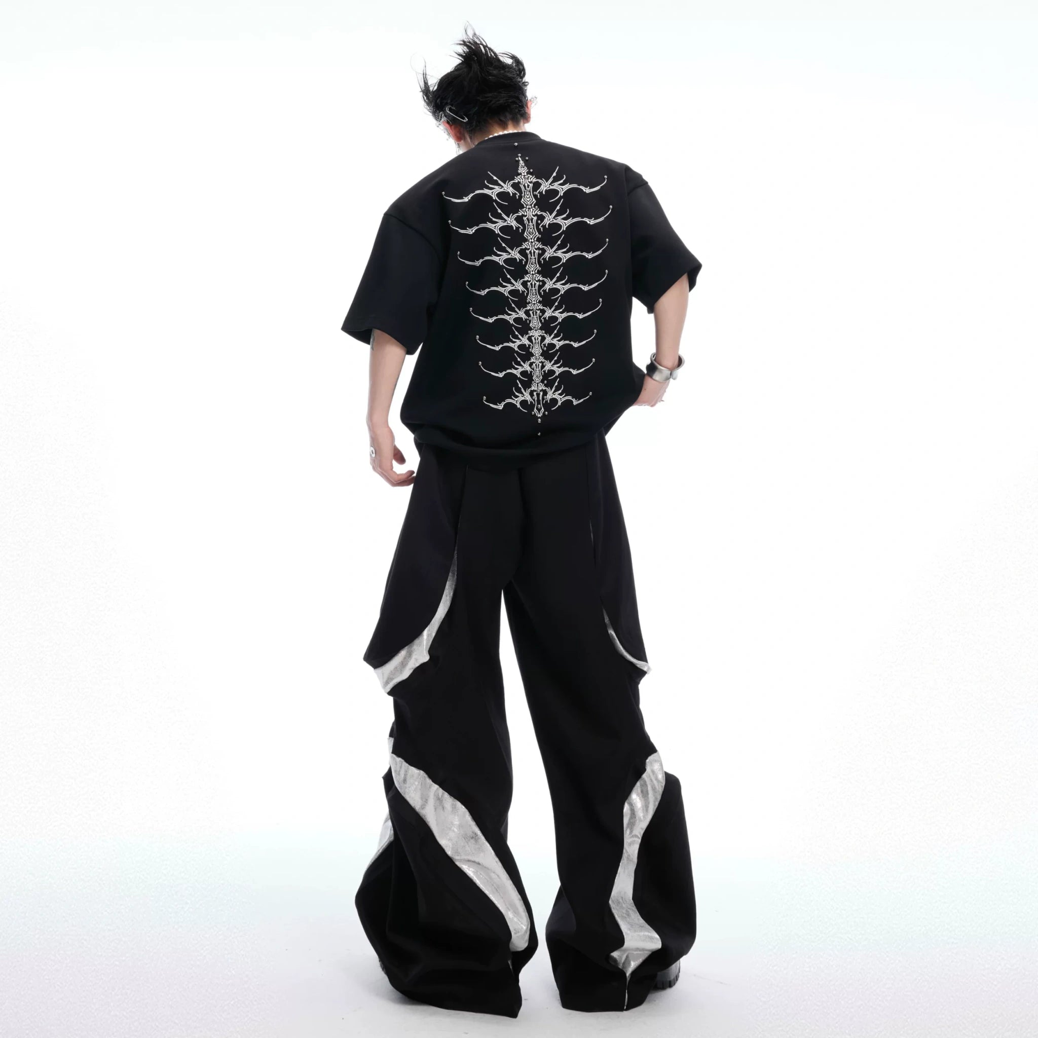 Embroidered Spine Graphic Cotton T-Shirt - main image 4