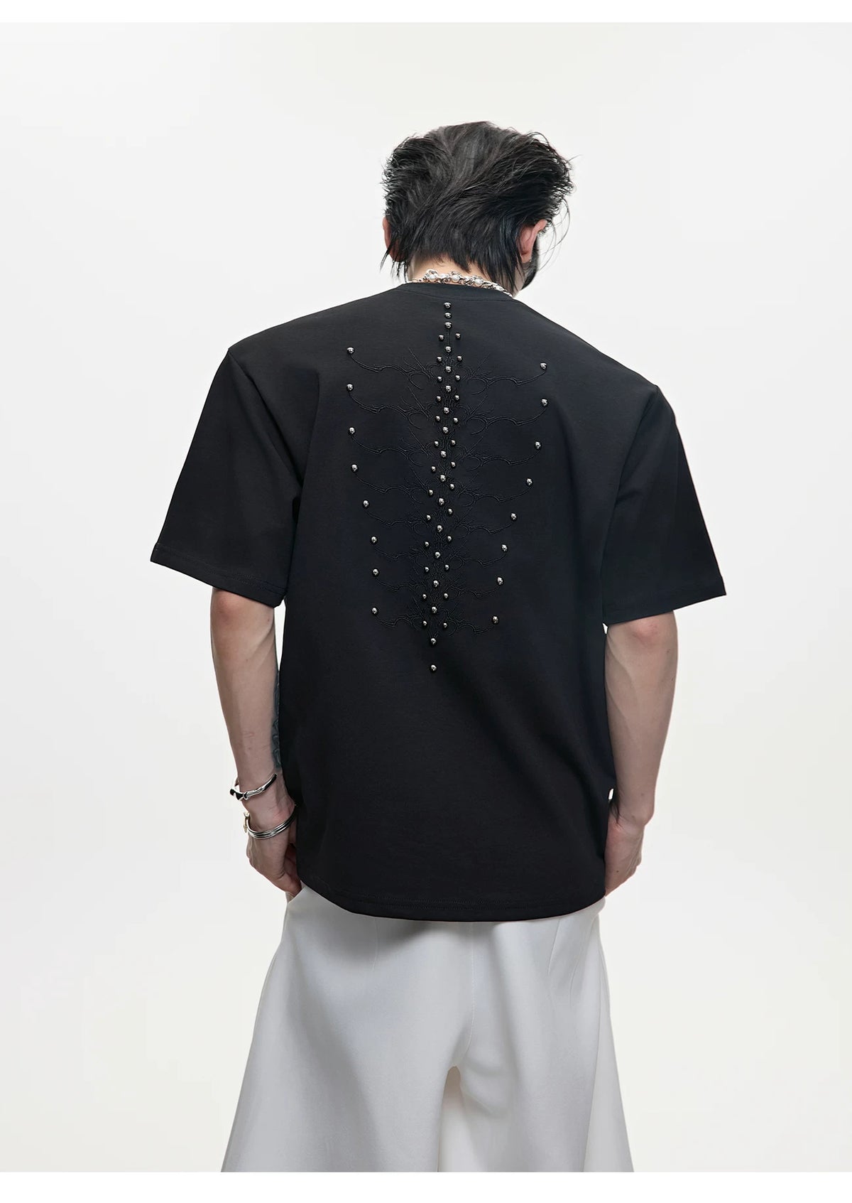 Slim-Fit Cotton Snake-Eye Spine Studded T-Shirt - description image 8