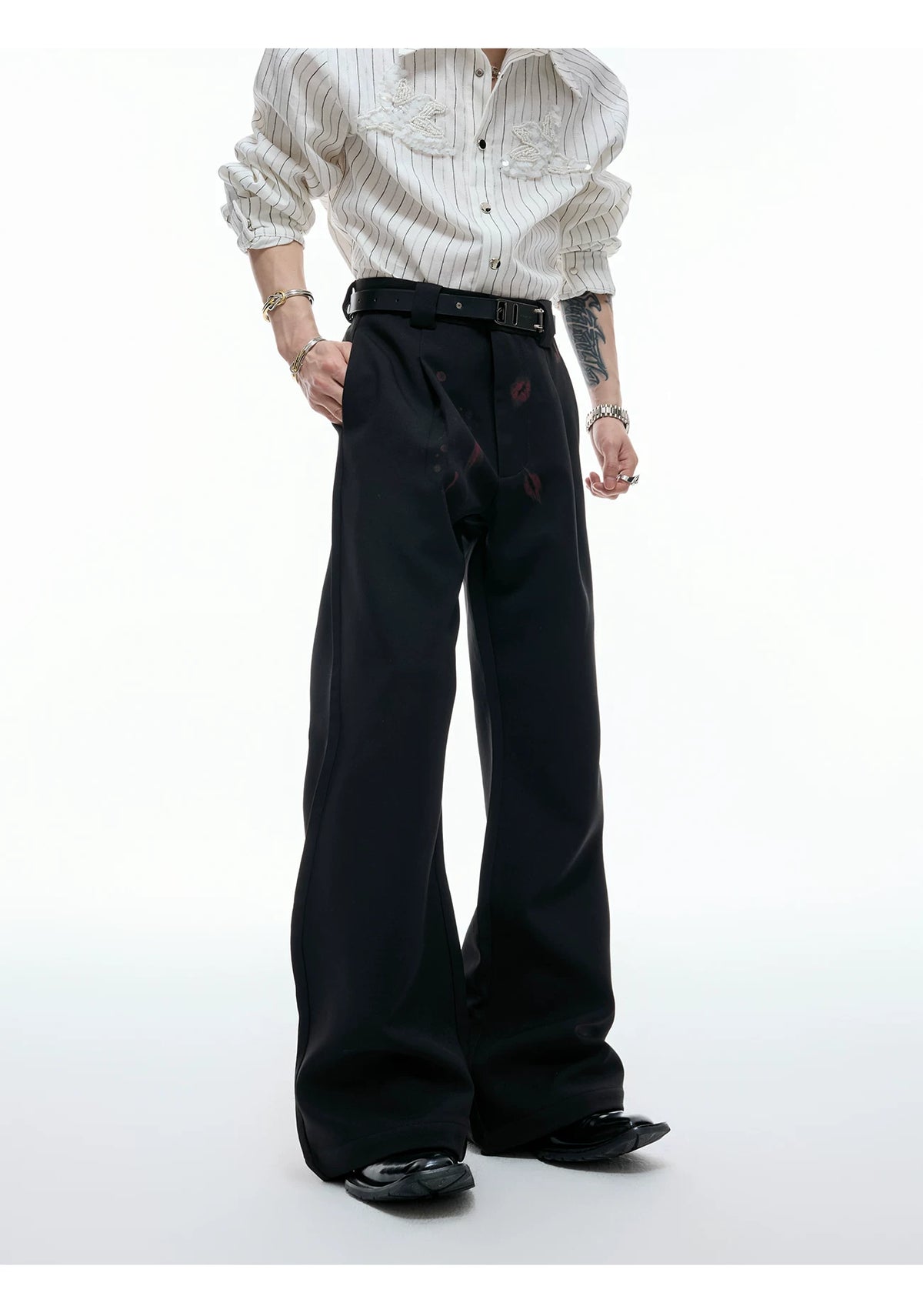 Pleated Red Lip Flared Trousers in Cotton - description image 8